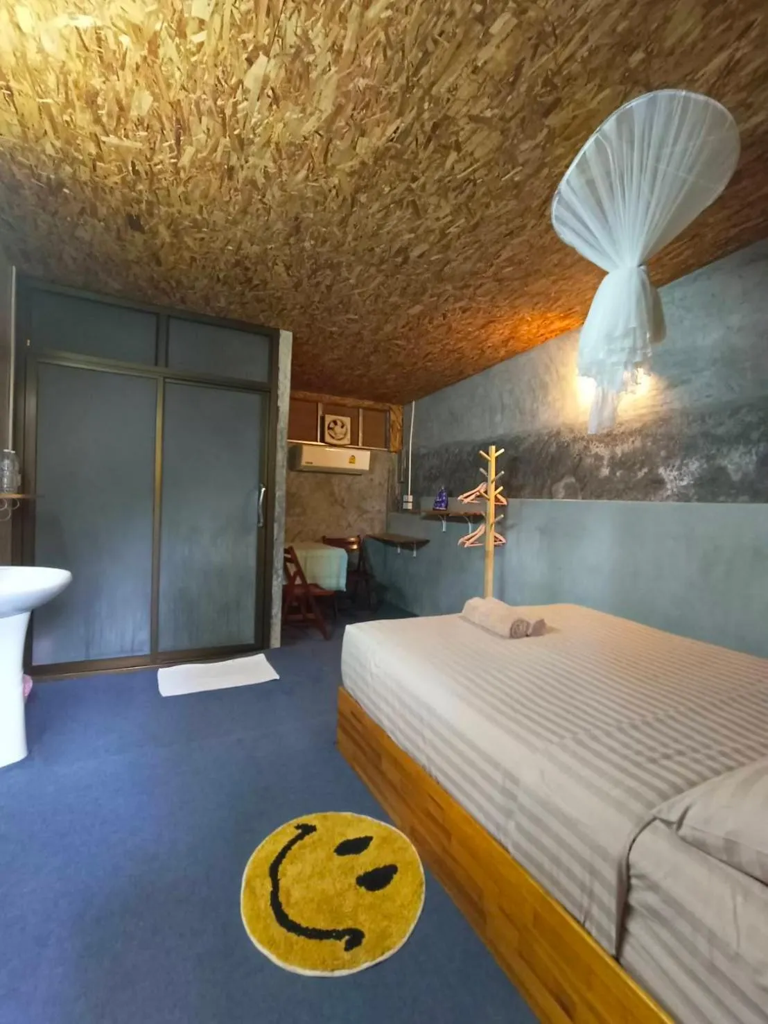 Bed in Khao Sok Country Resort