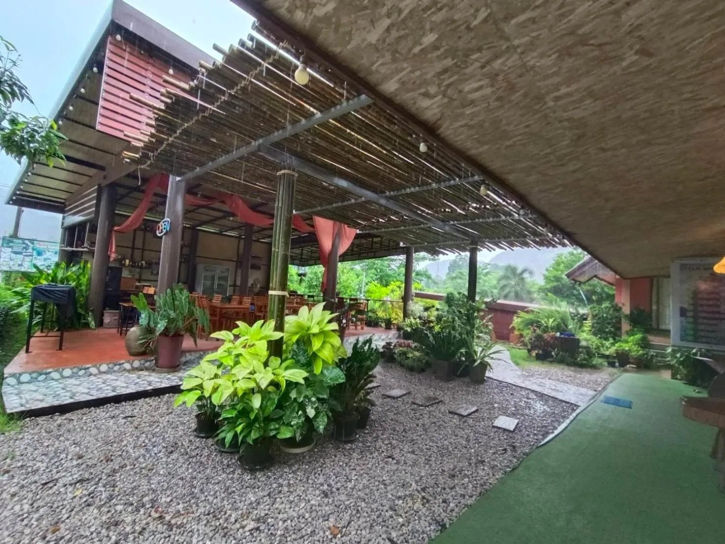 Restaurant/places to eat in Khao Sok Country Resort