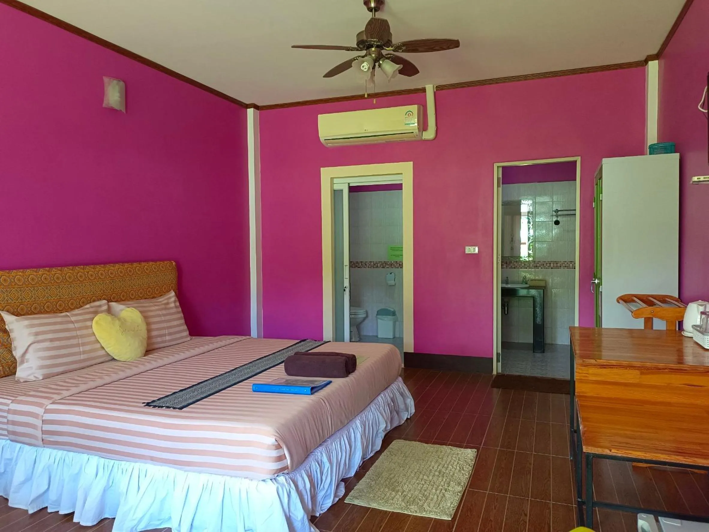 Bedroom, Bed in Khao Sok Country Resort