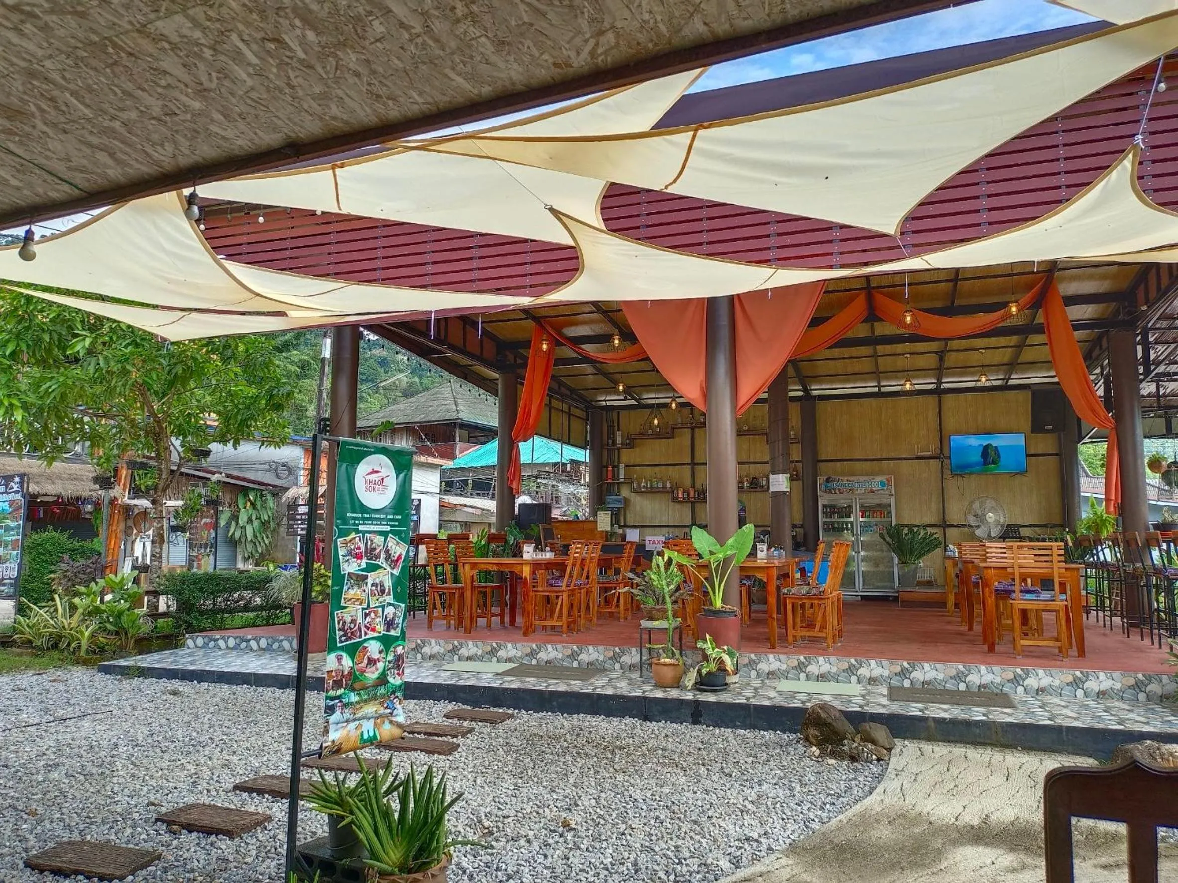 Restaurant/places to eat in Khao Sok Country Resort