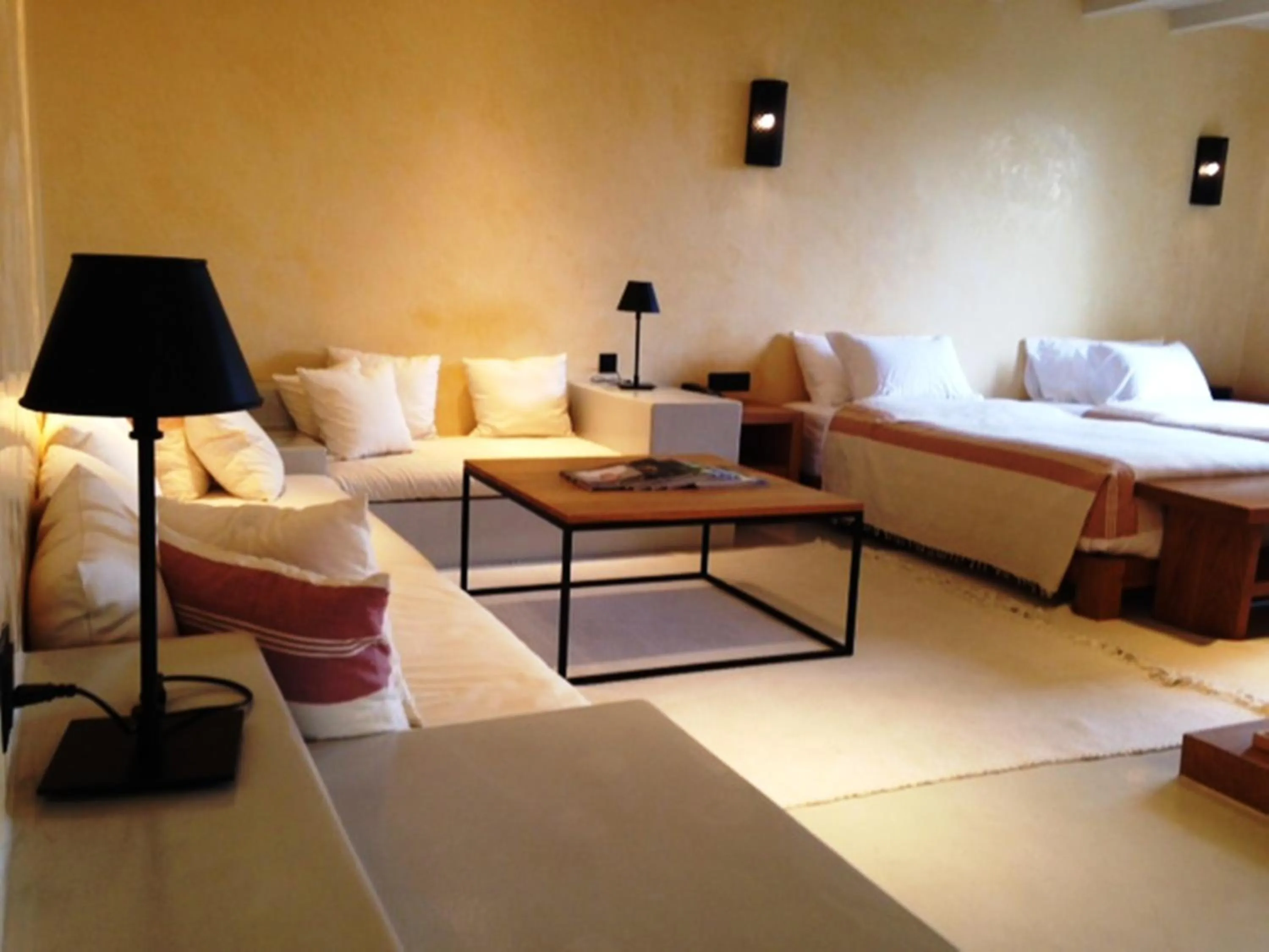 Photo of the whole room, Bed in Toscana Town Square Suites