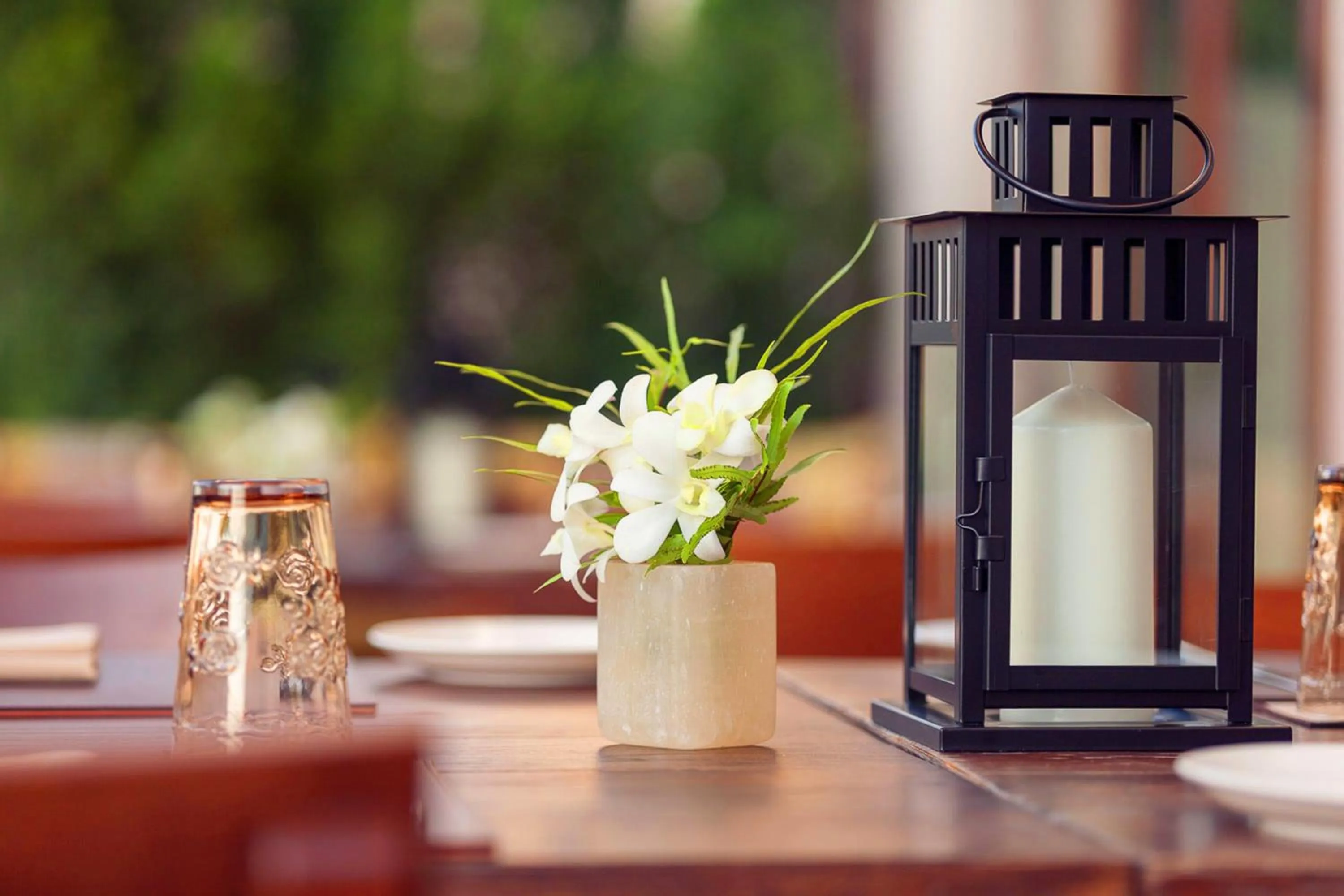 Restaurant/places to eat in Toscana Town Square Suites