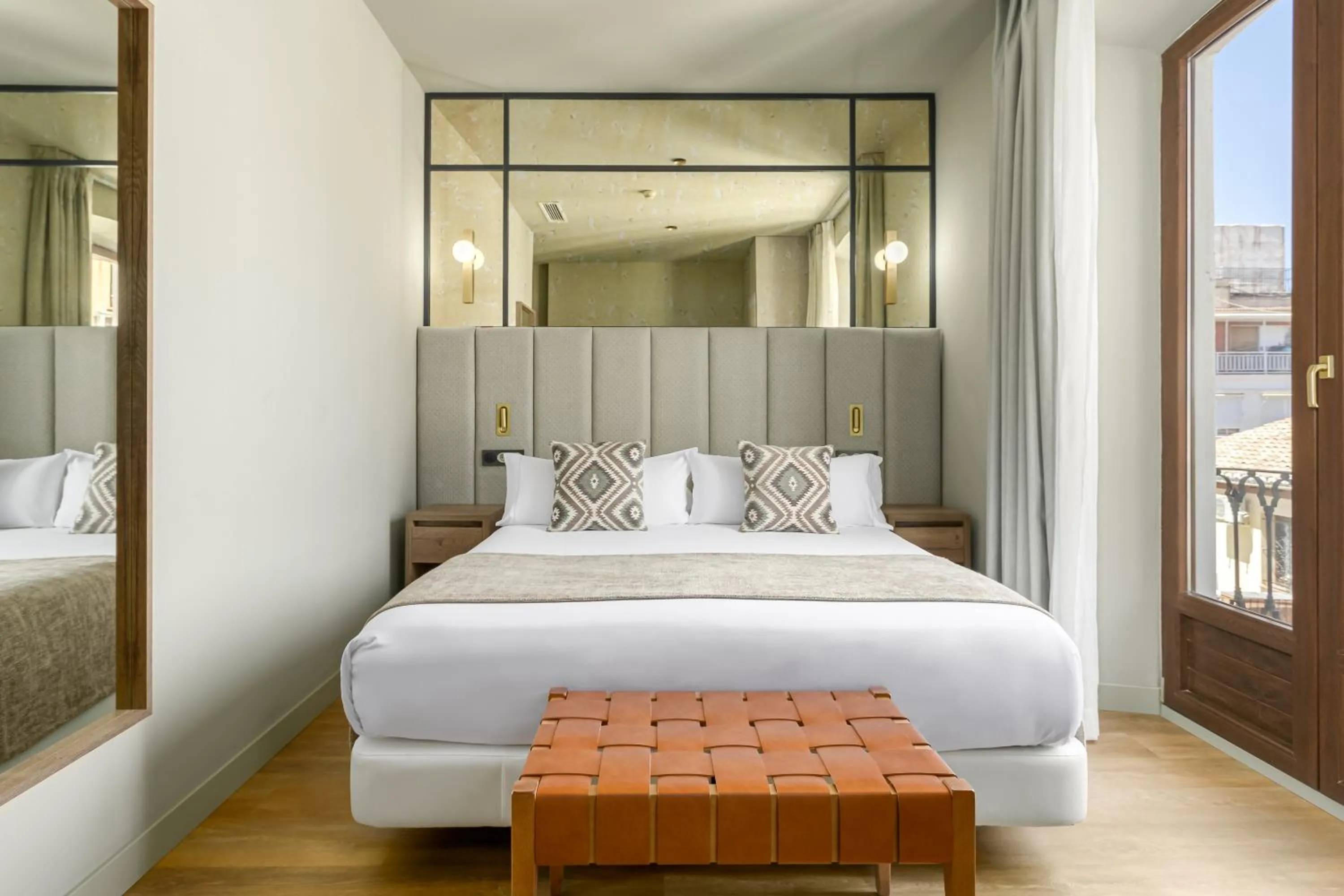 Bed in Room Mate Leo, Granada