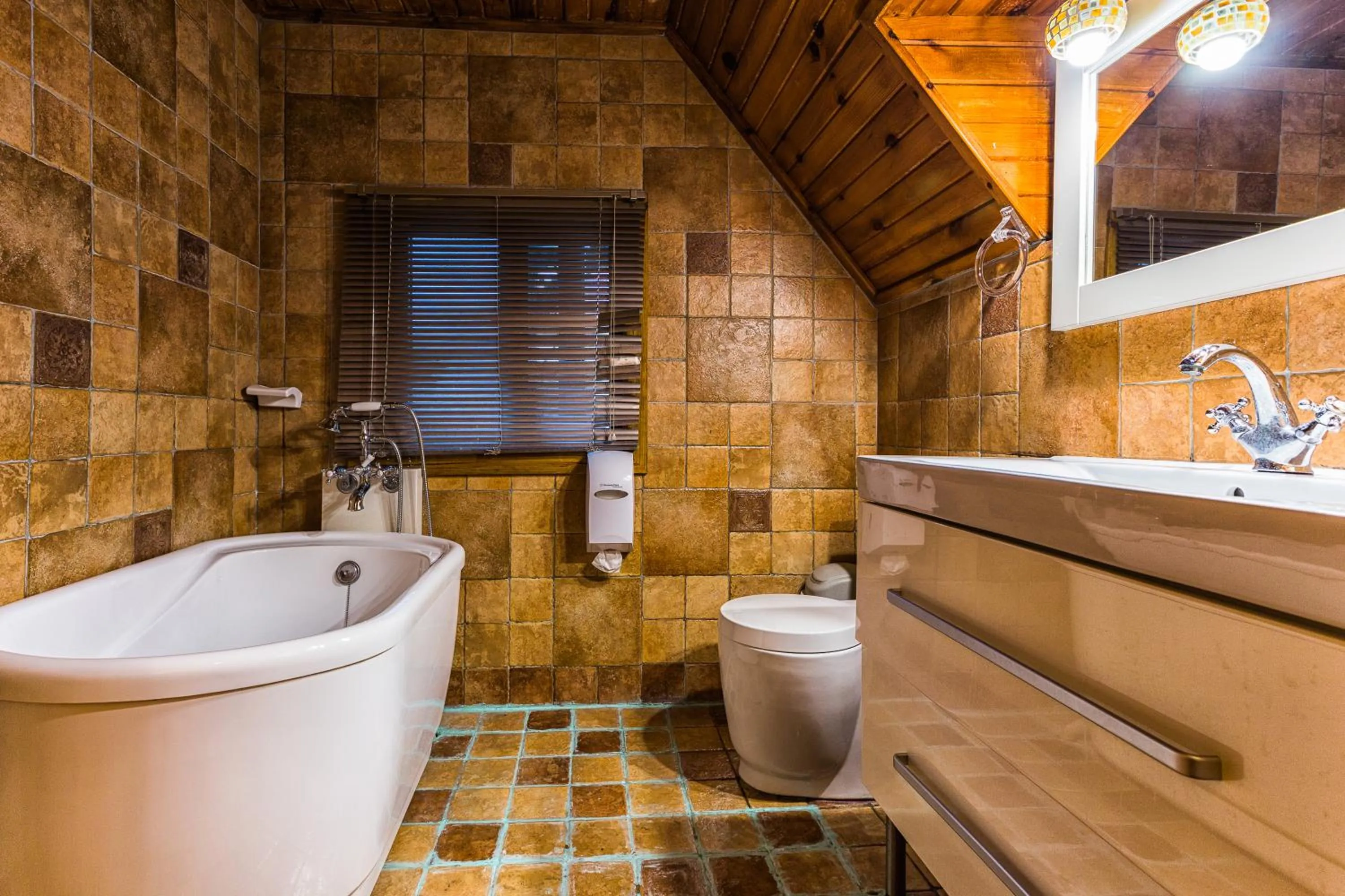 Toilet in Sun Moon Lake Full House Resort