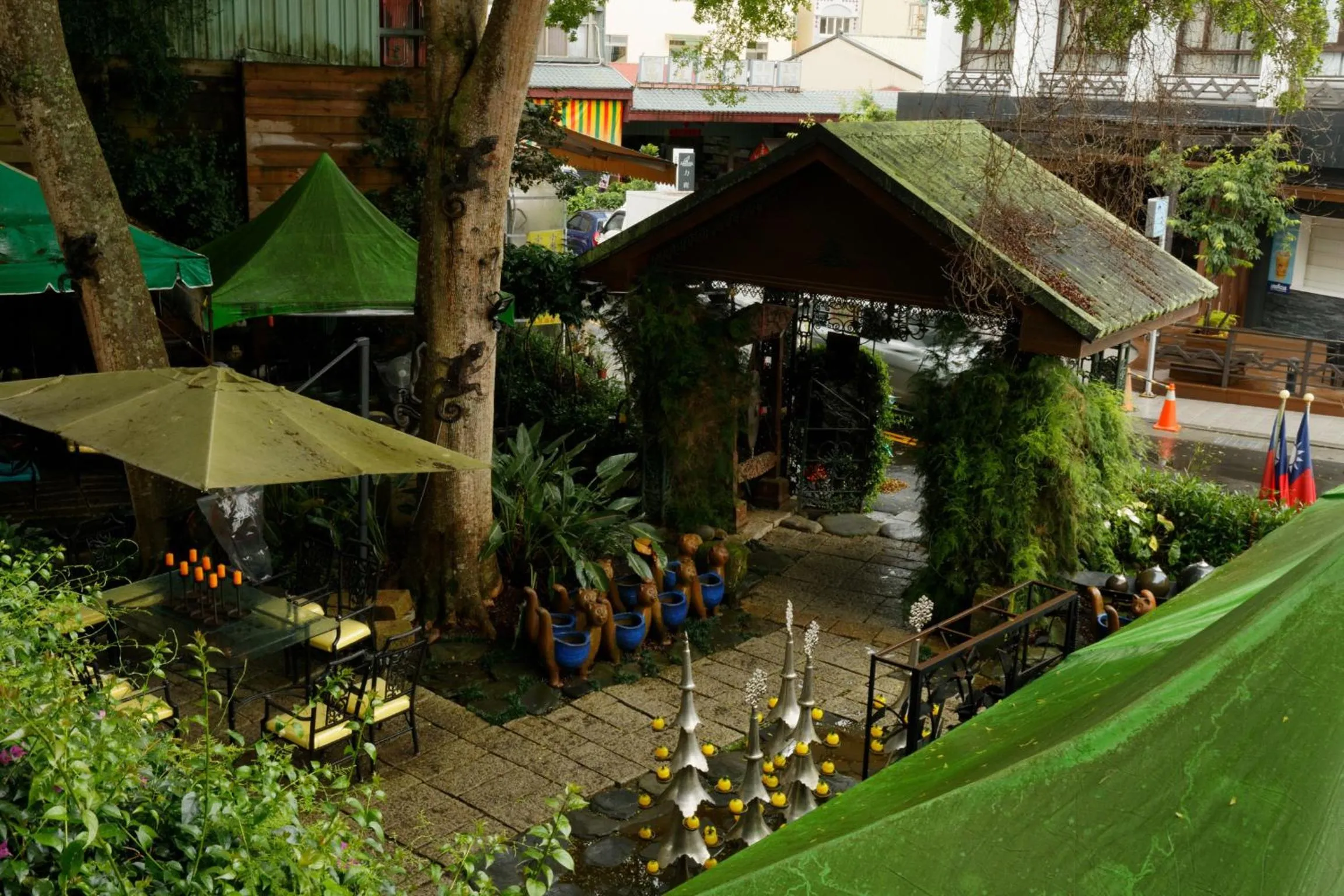 Property building in Sun Moon Lake Full House Resort