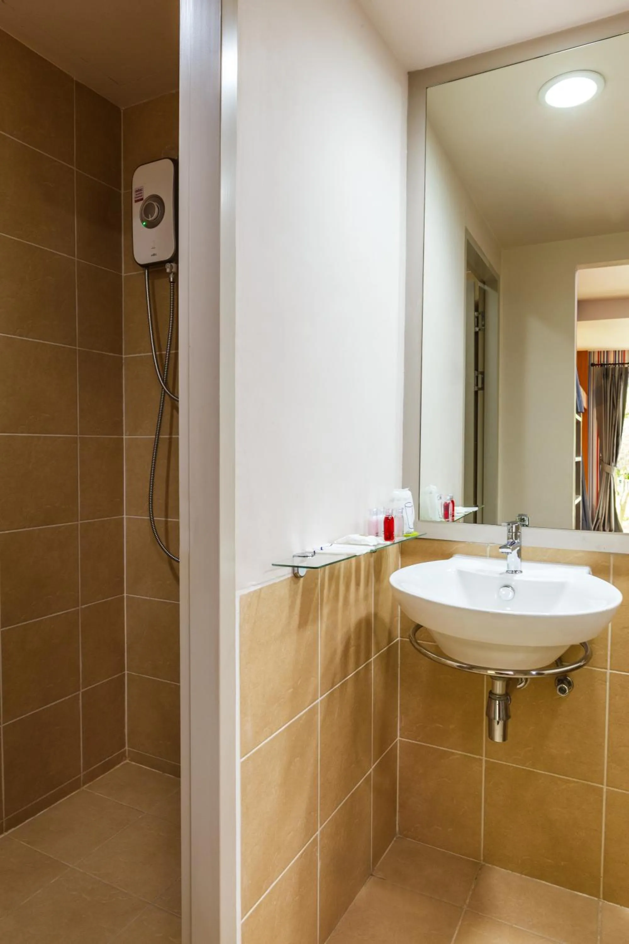 Toilet in U Tiny Boutique Hotel Suvarnabhumi Bangkok - SHA Plus