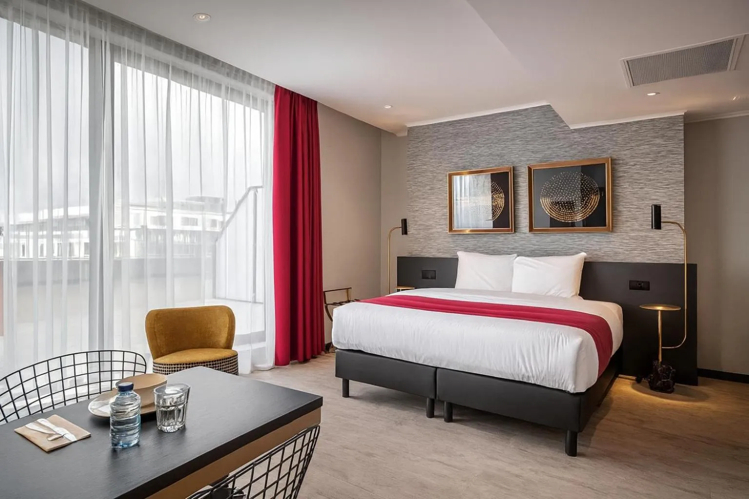 Property building, Bed in Hotel Jamingo