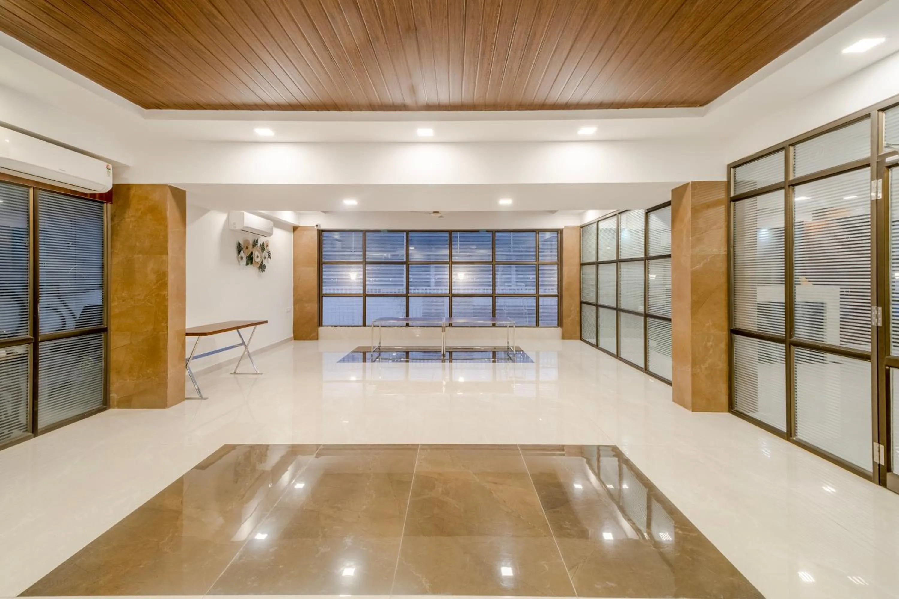 Banquet/Function facilities in Monday Hotels Swarnas The Capital