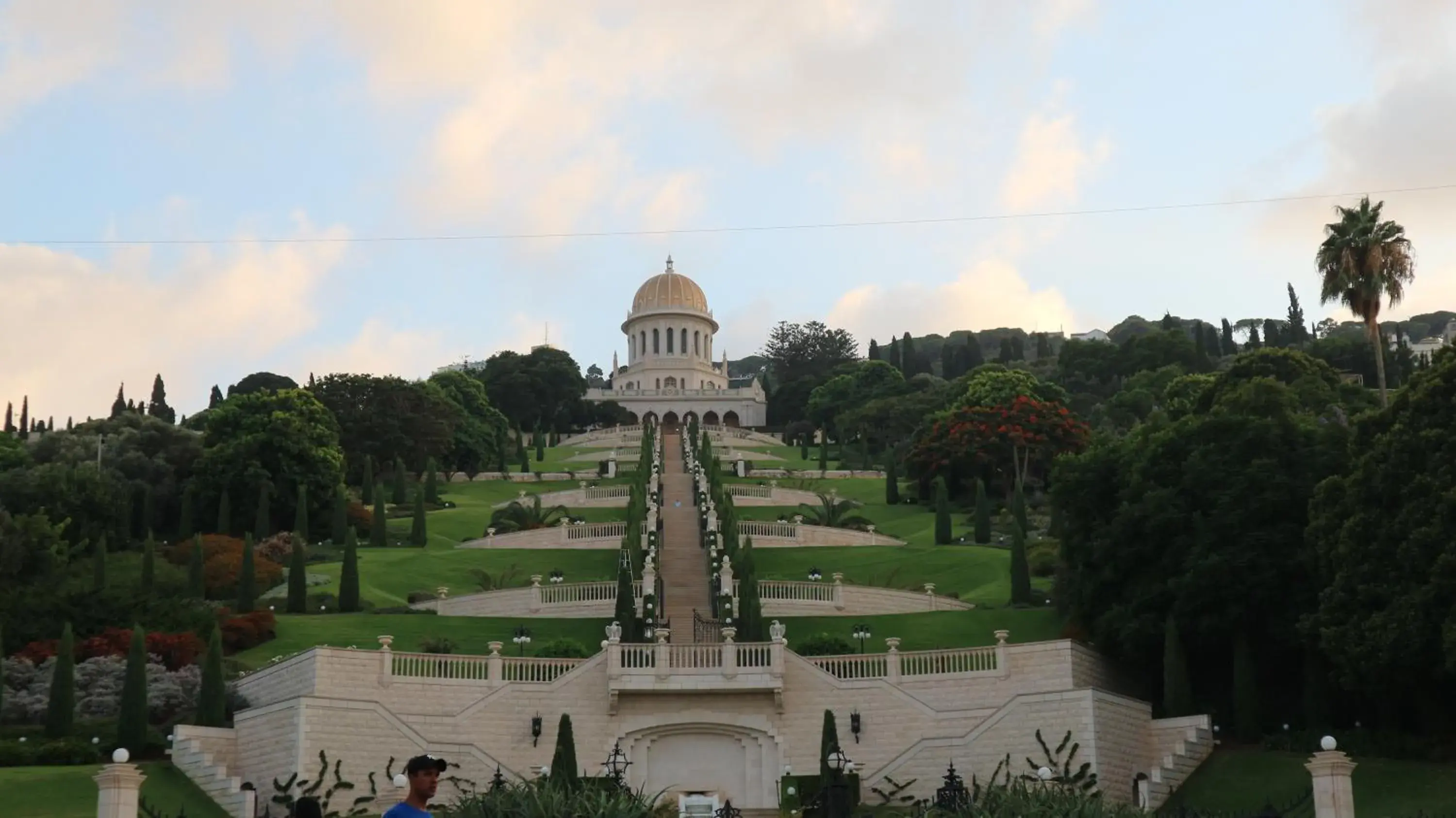 Family Studio in Santa maria Zimmer Bahai Gardens Family Studio in Santa maria Zimmer Bahai Gardens