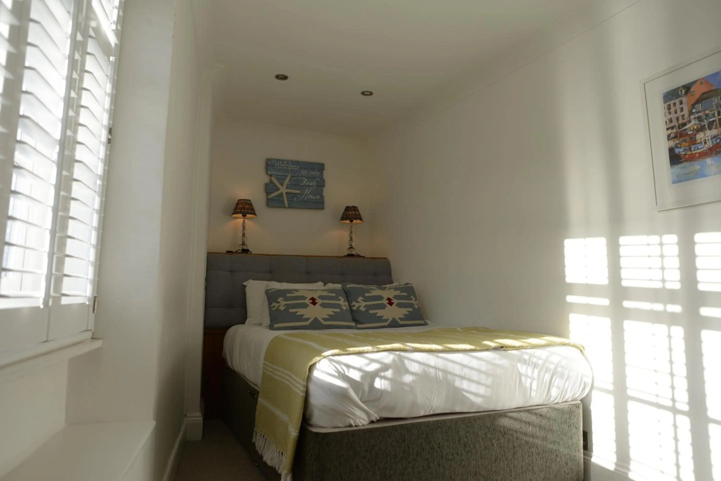 Bedroom, Bed in The Steam Packet Inn