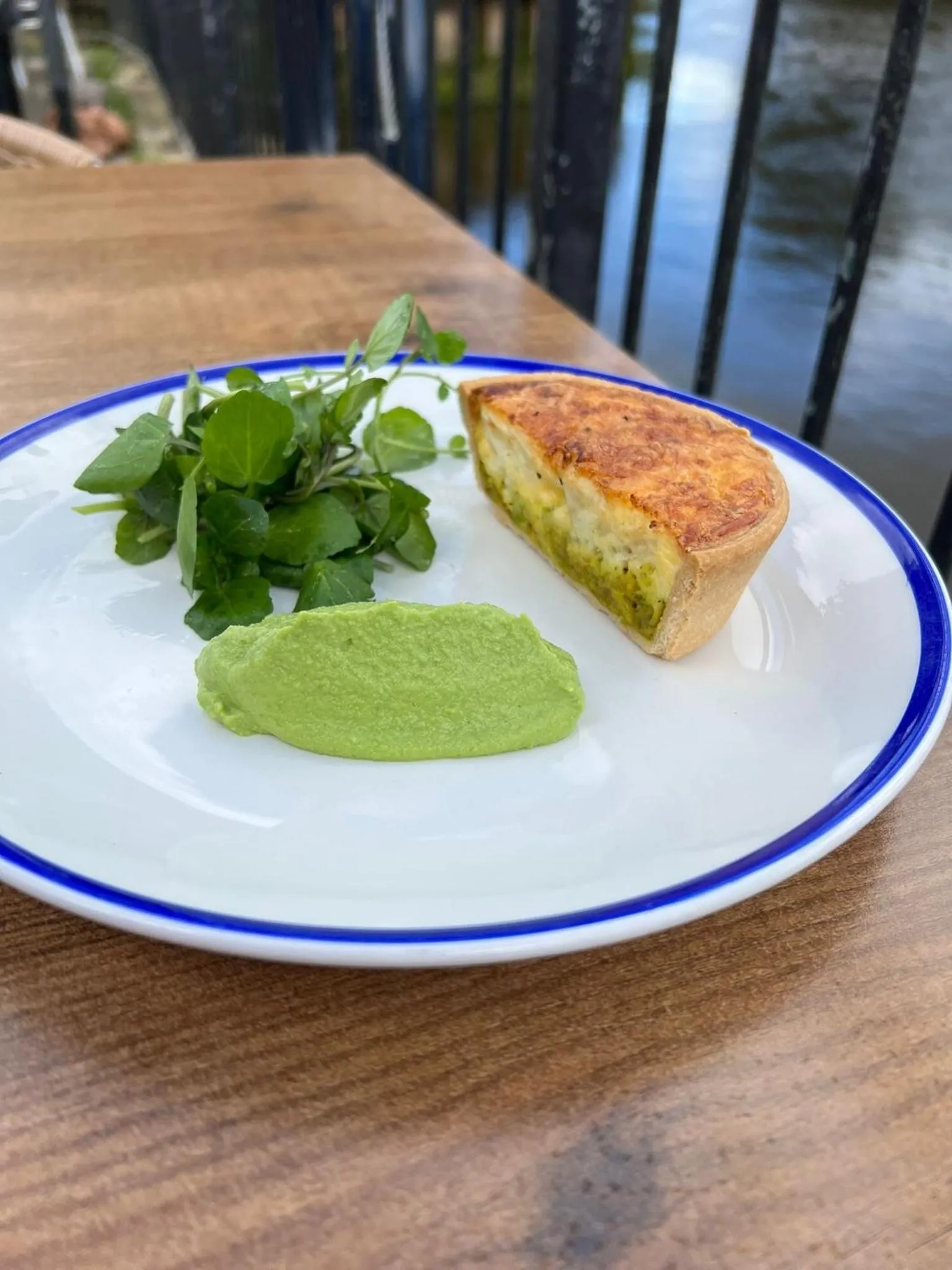 Food and drinks in The Steam Packet Inn