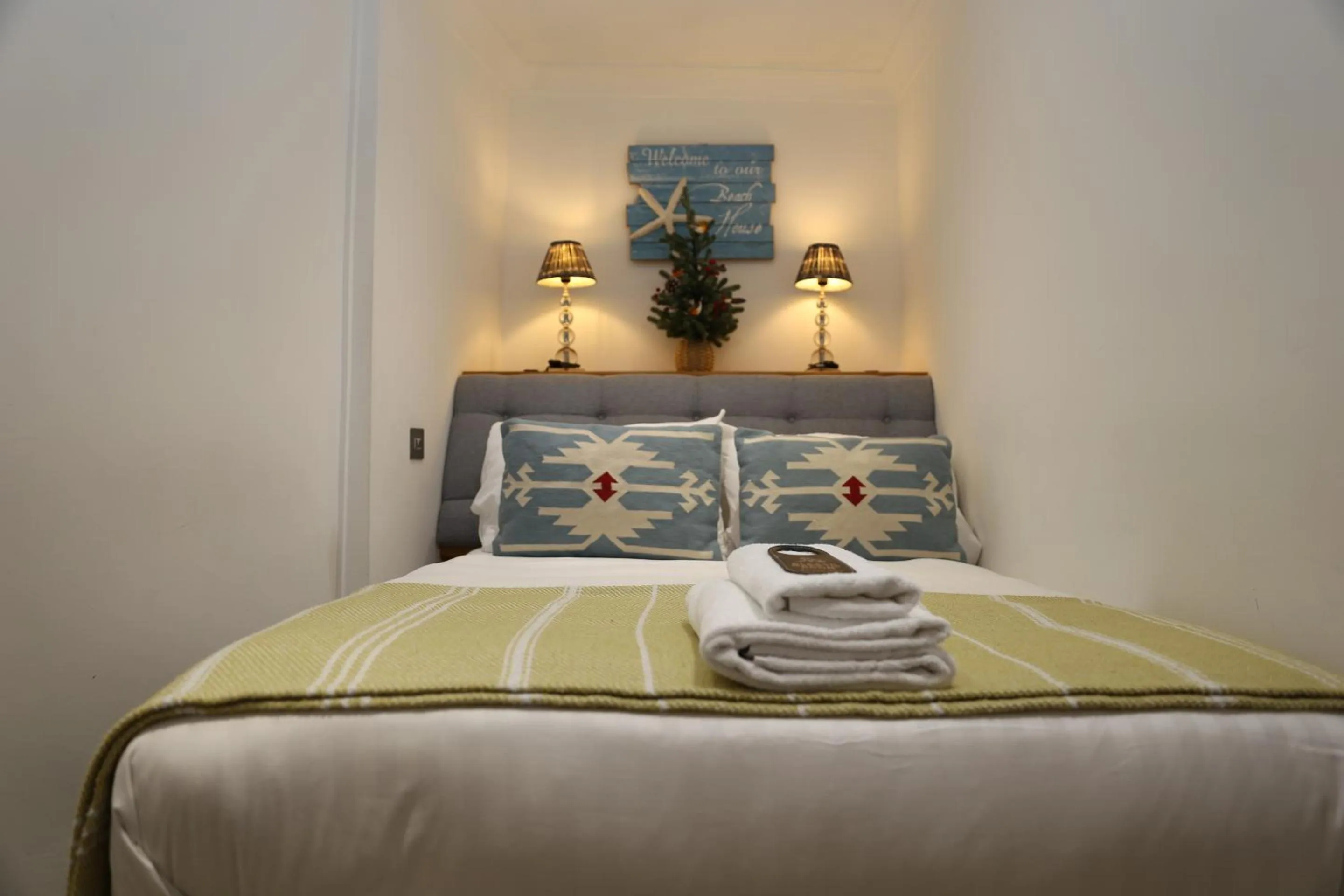 Bedroom, Bed in The Steam Packet Inn