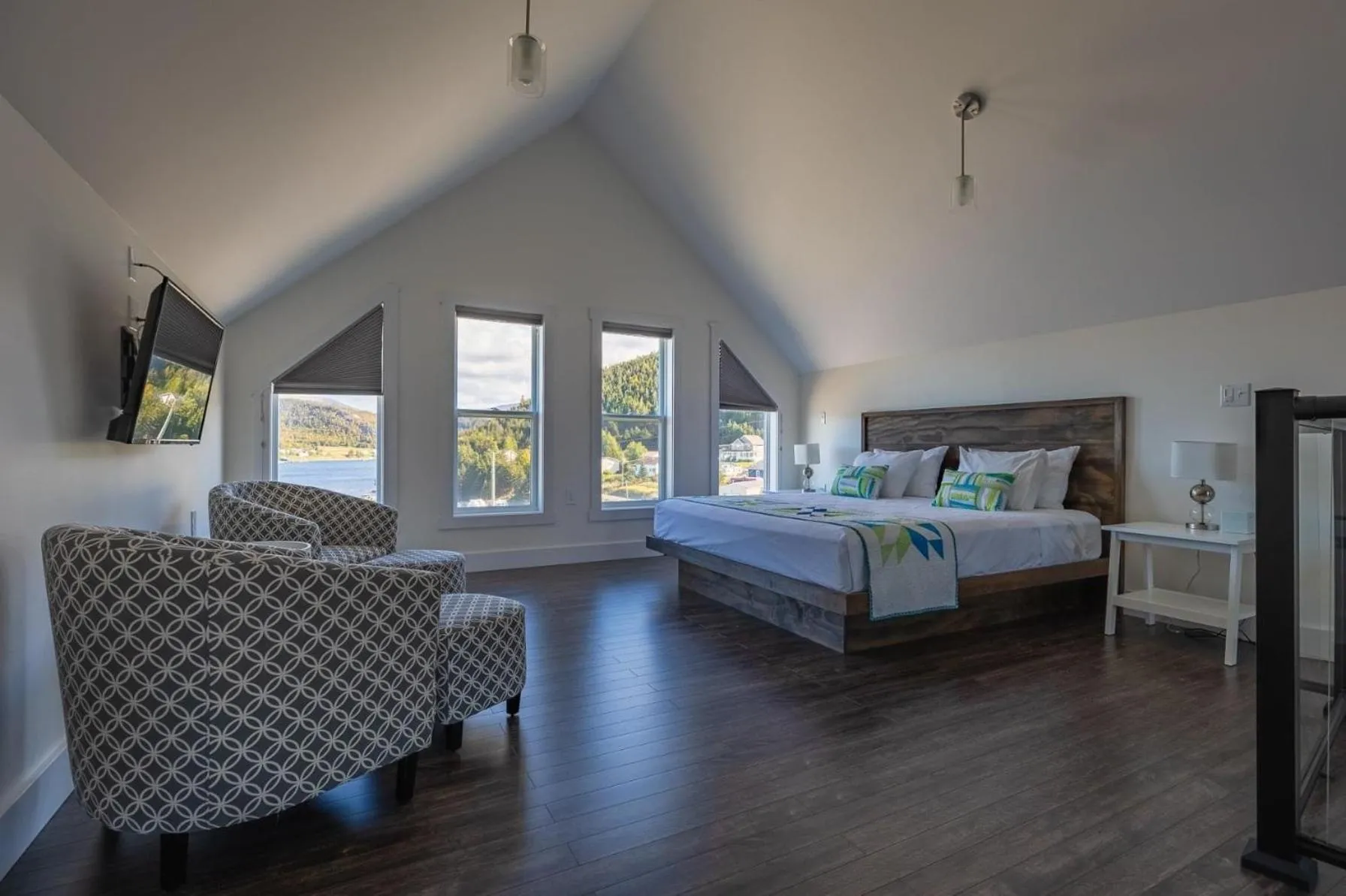 Bed in The Tides Inn