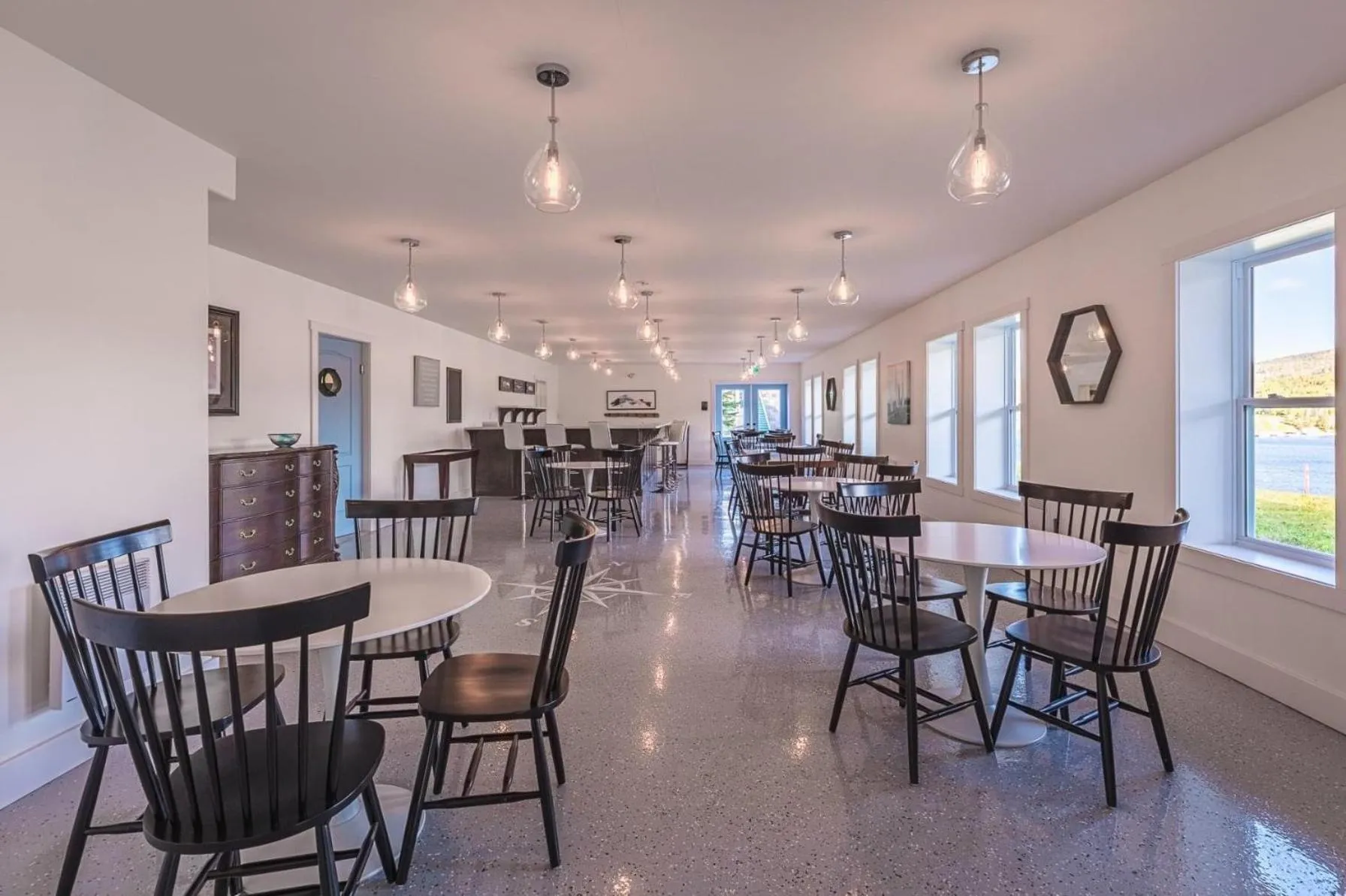 Restaurant/places to eat in The Tides Inn