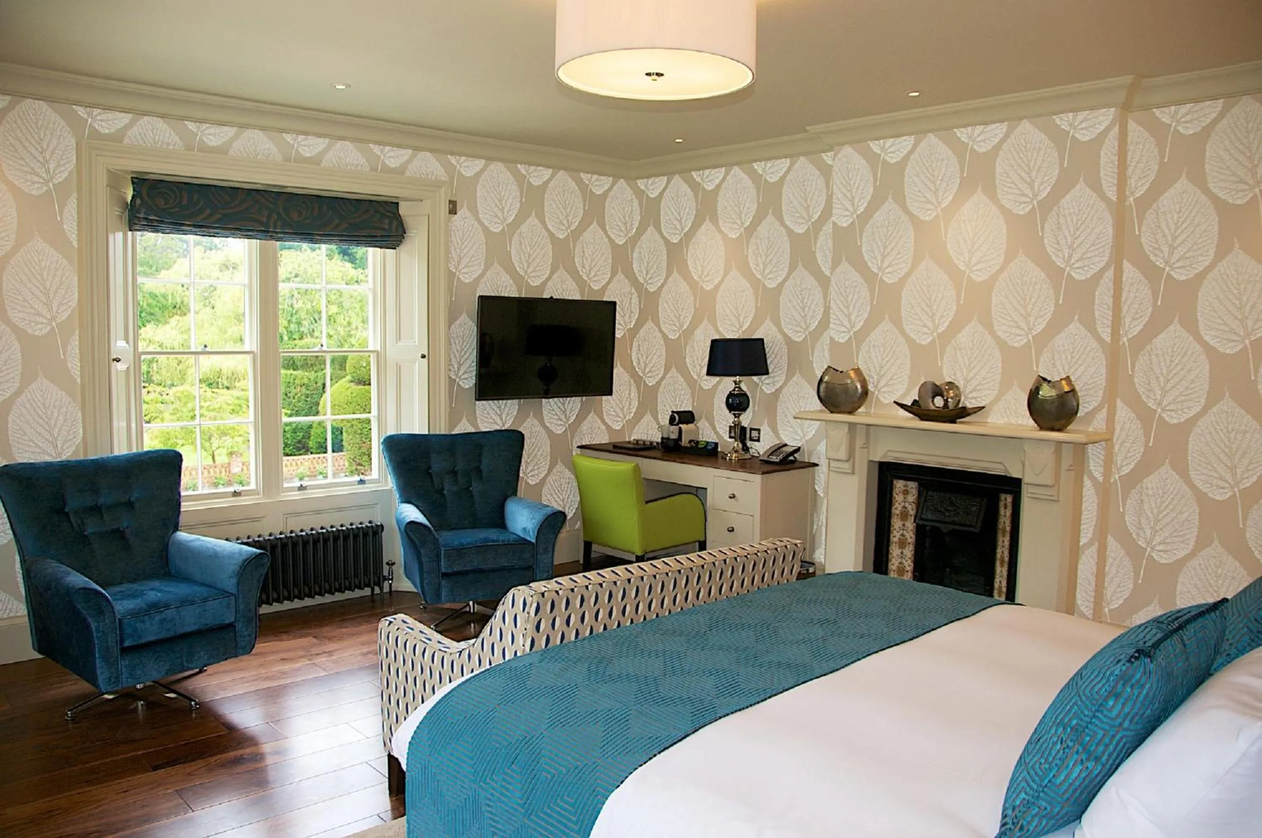 Photo of the whole room, Bed in The Oaksmere