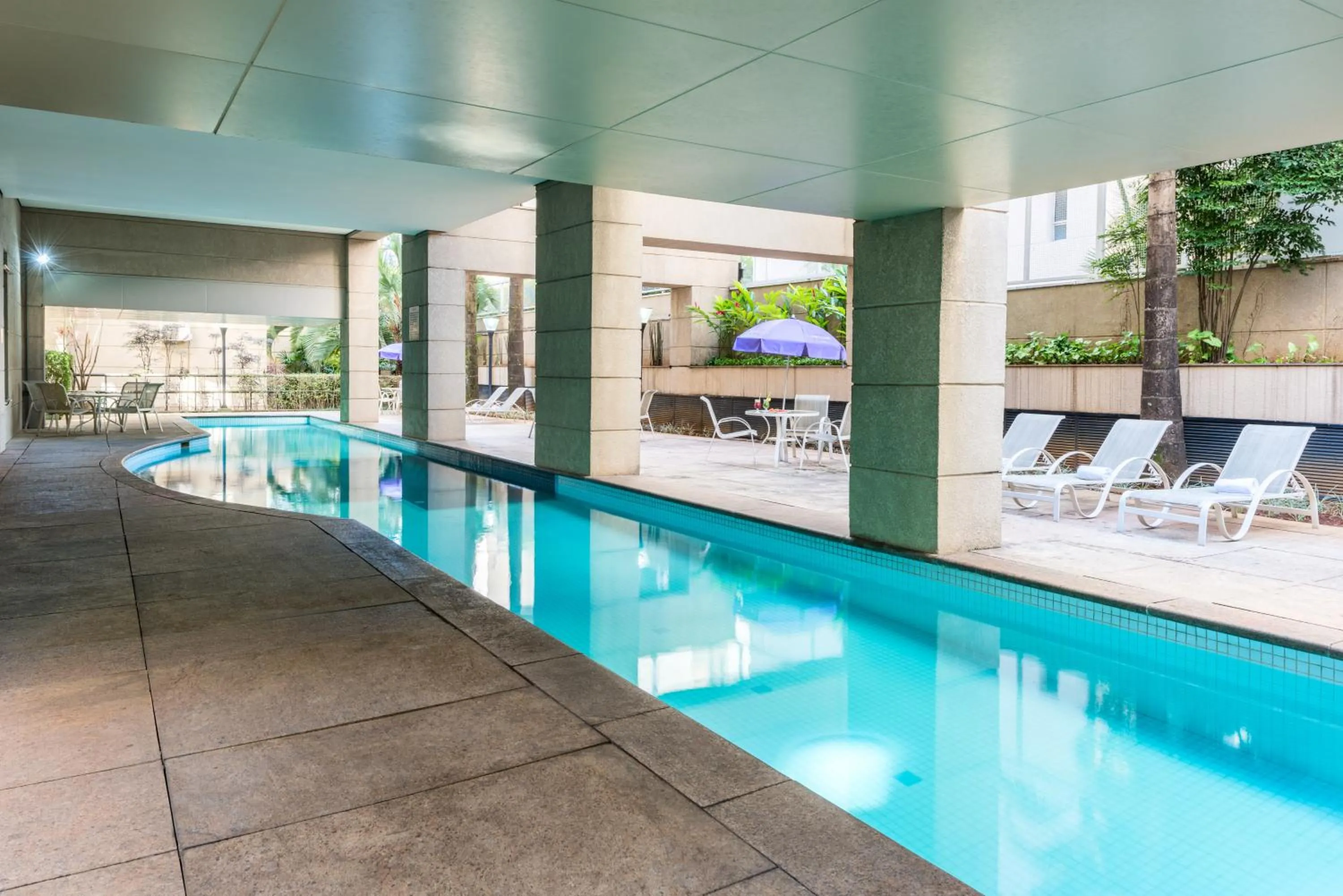 Swimming pool in Mercure Sao Paulo Moema Times Square