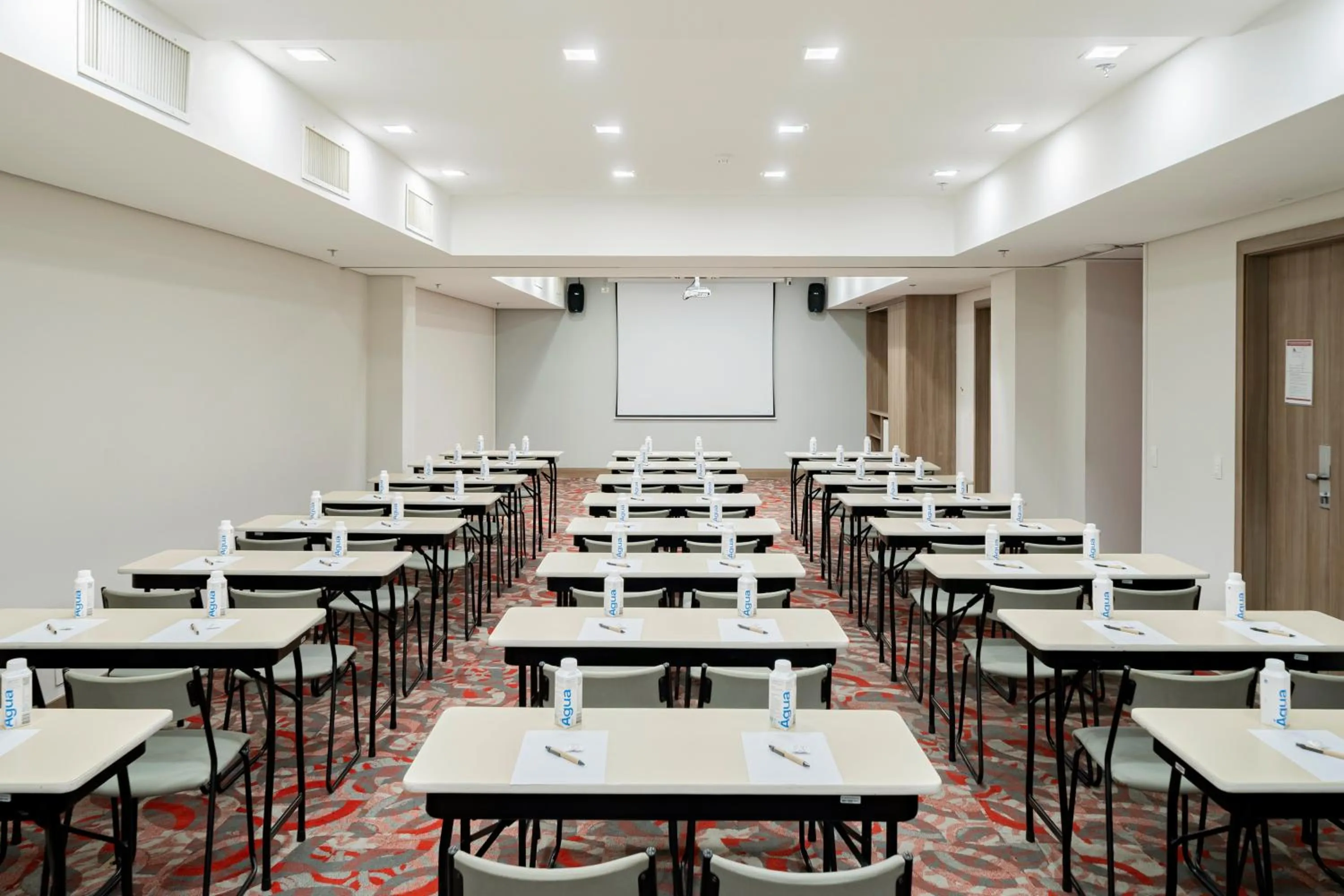 Meeting/conference room in Mercure Sao Paulo Moema Times Square