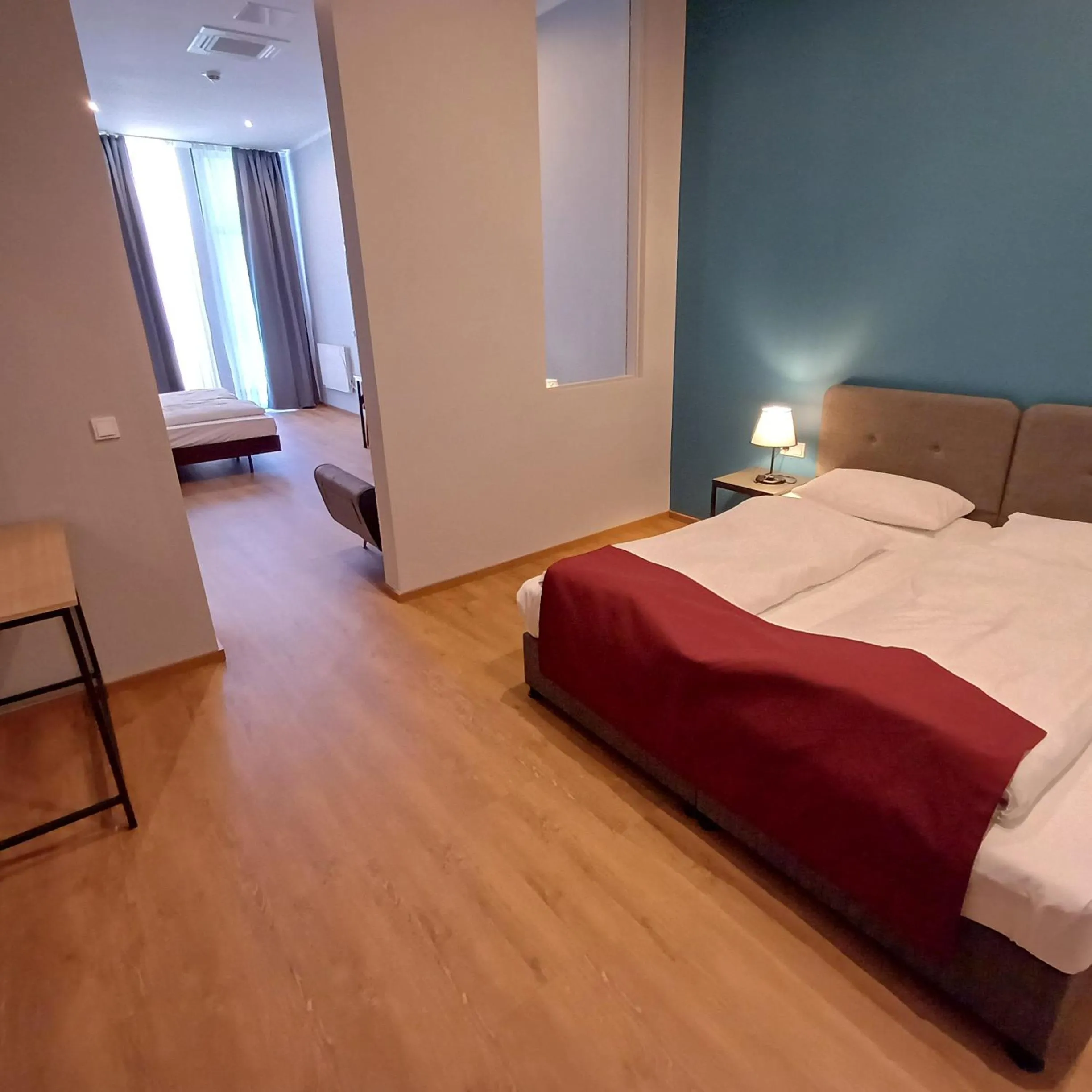 Photo of the whole room, Bed in Trip Inn Hotel Düsseldorf Neuss