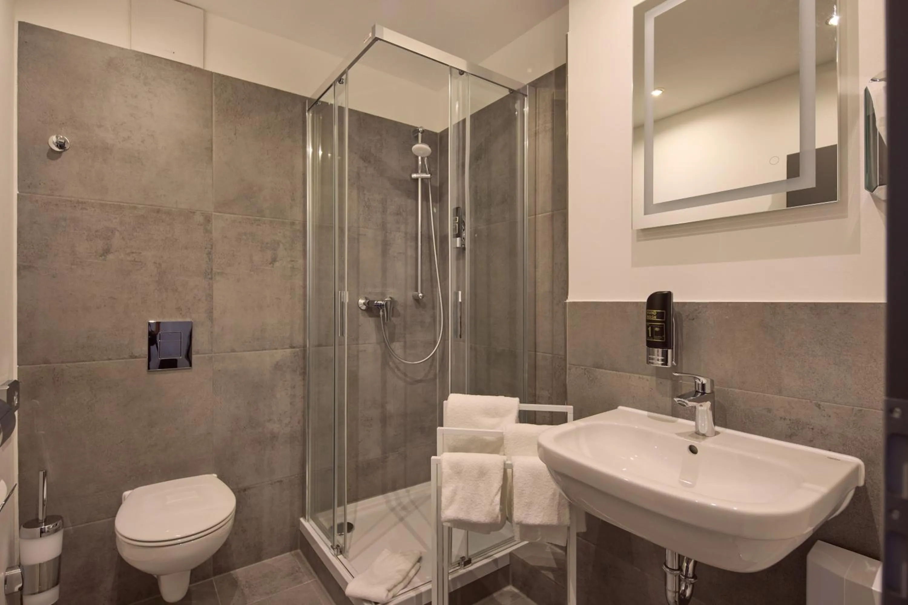 Bathroom in Trip Inn Hotel Düsseldorf Neuss