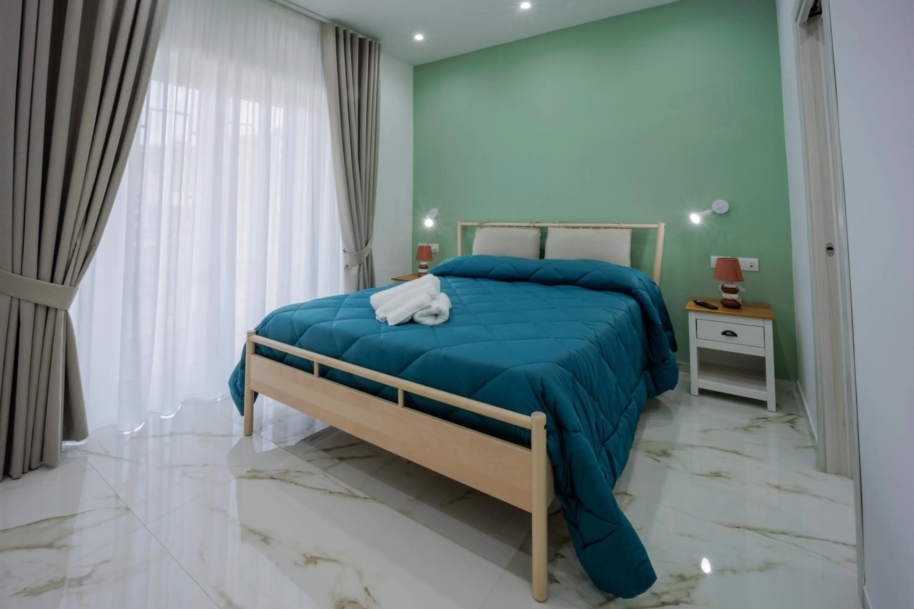 Photo of the whole room, Bed in REDDIMUS Guest House