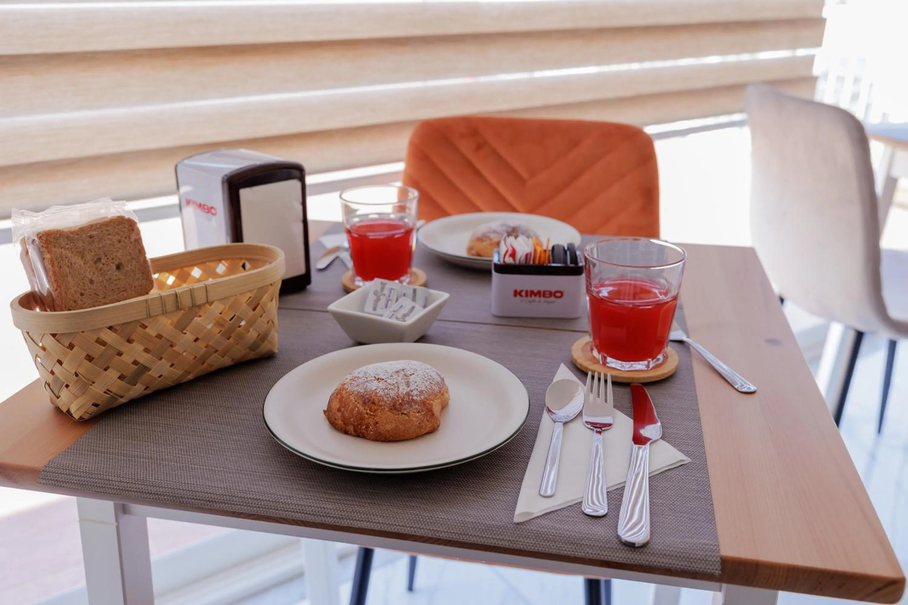 Continental breakfast in REDDIMUS Guest House