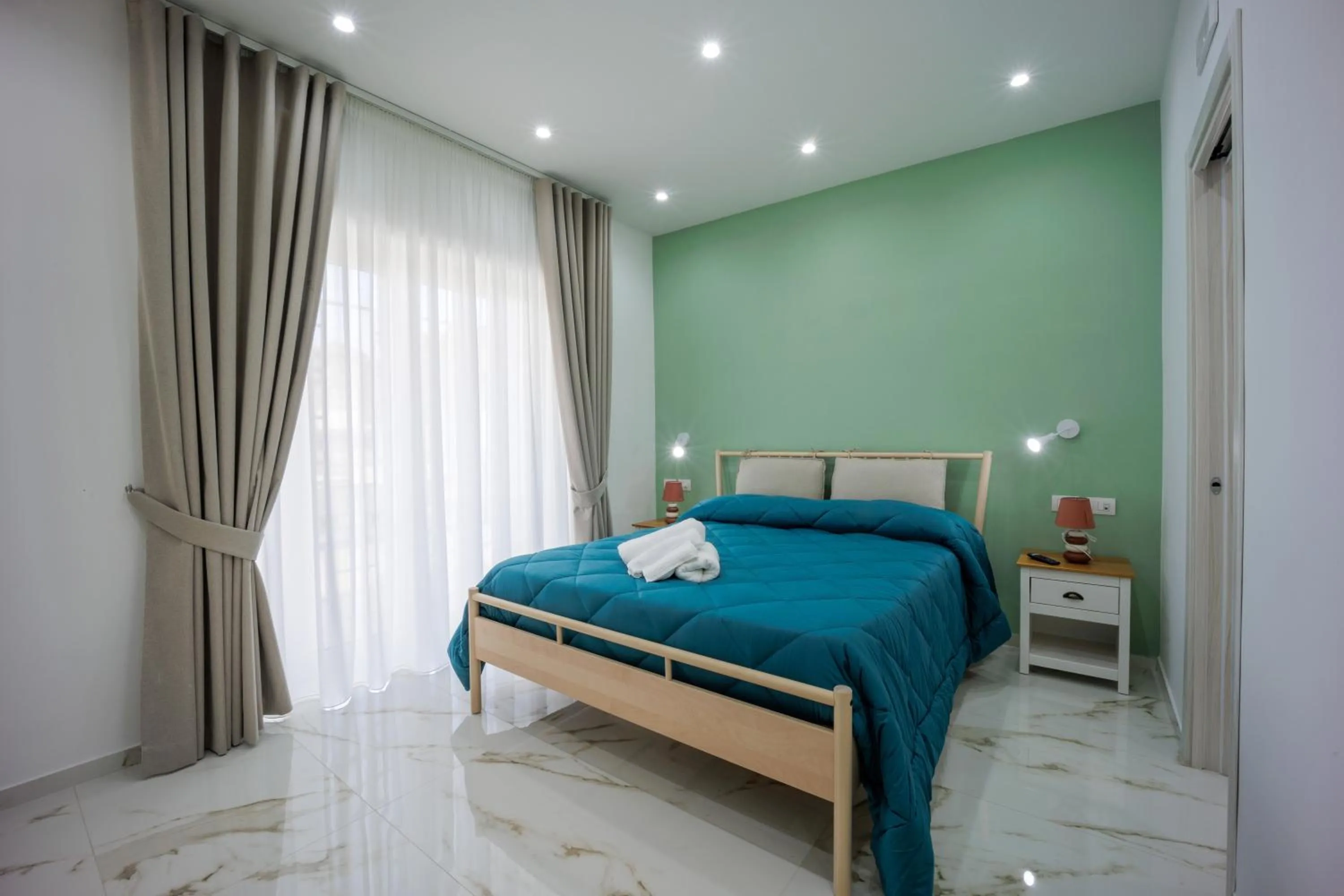 Photo of the whole room, Bed in REDDIMUS Guest House