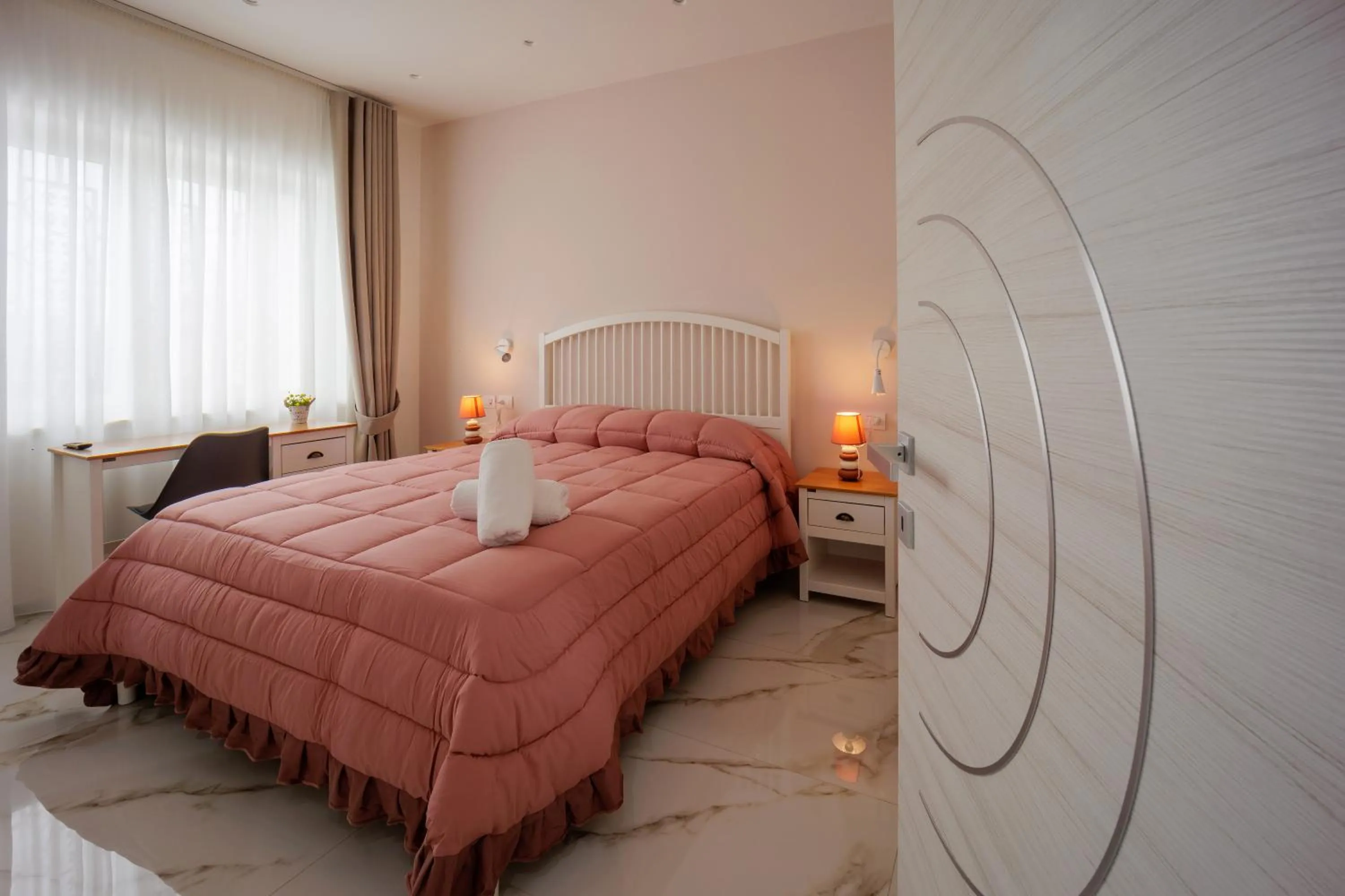 Photo of the whole room, Bed in REDDIMUS Guest House