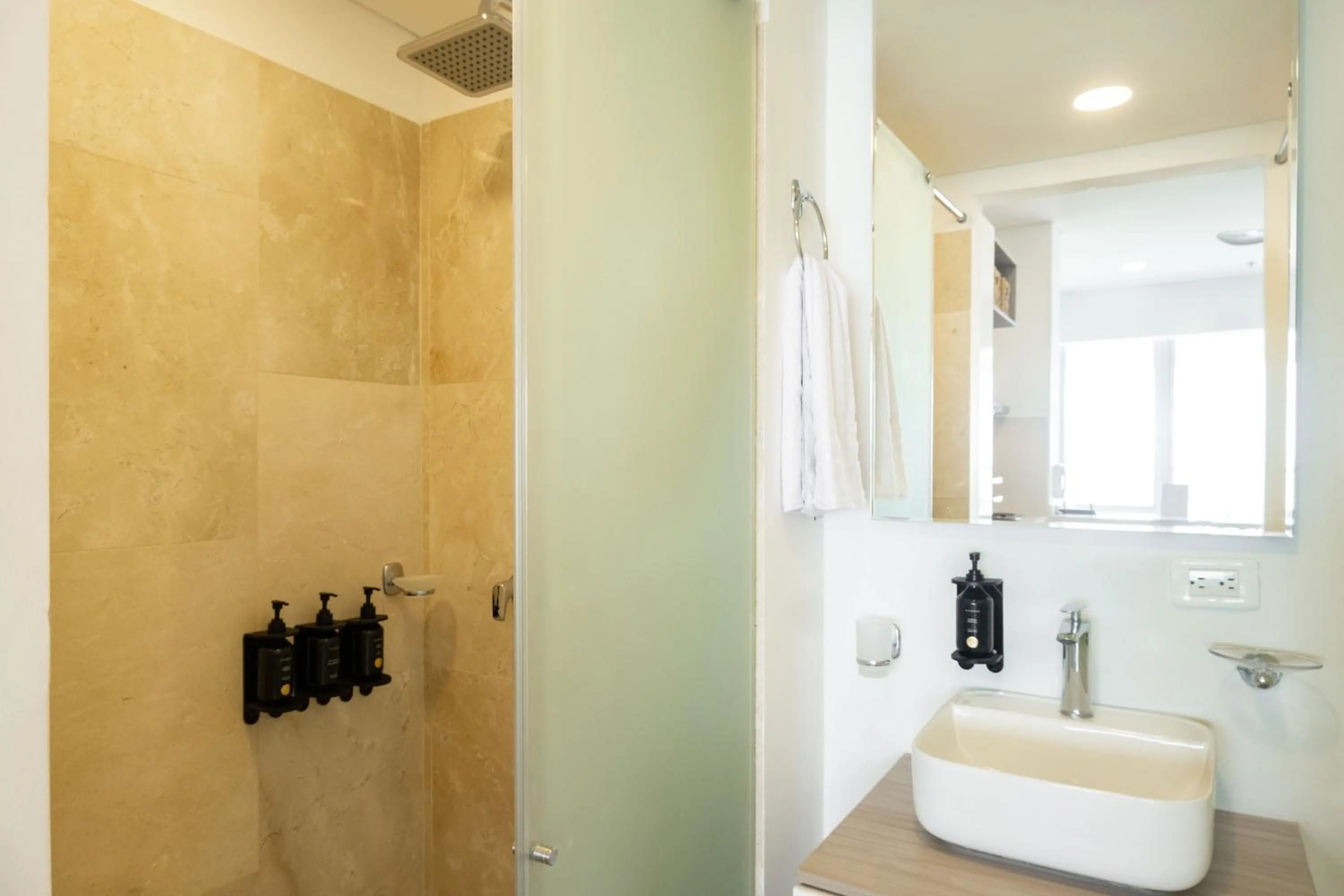 Bathroom in Wynwood Cartagena Beach