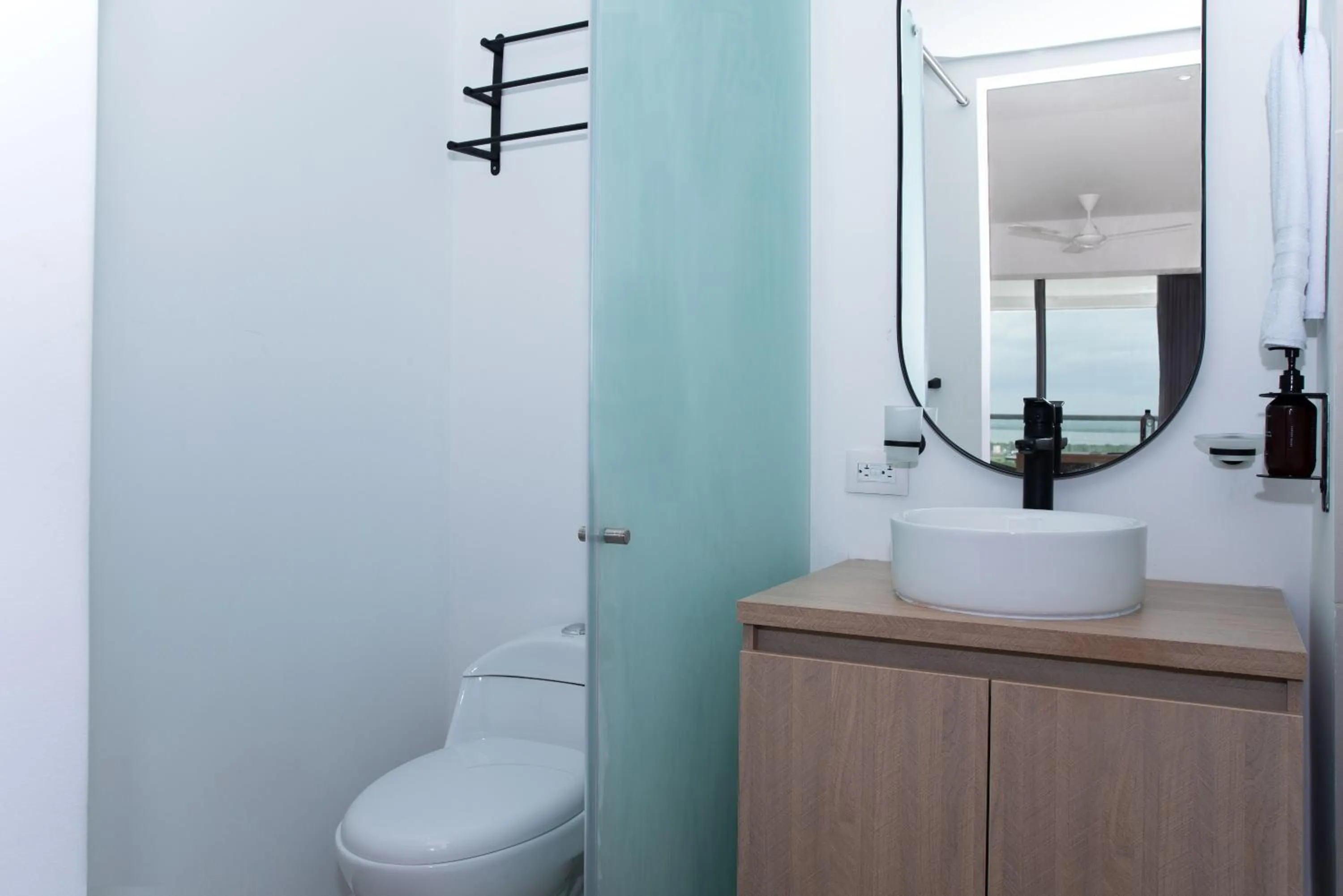 Bathroom in Wynwood Cartagena Beach