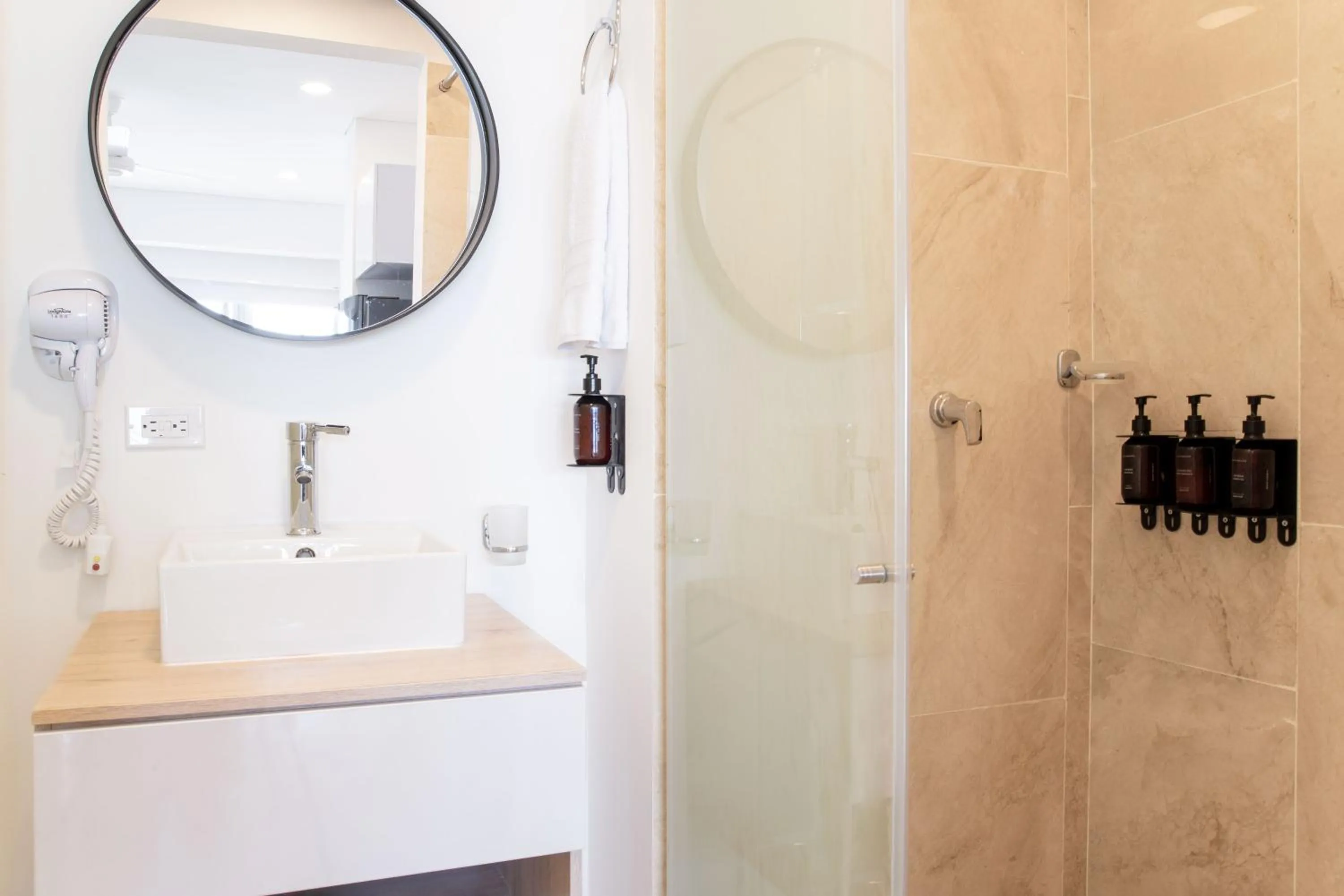 Bathroom in Wynwood Cartagena Beach