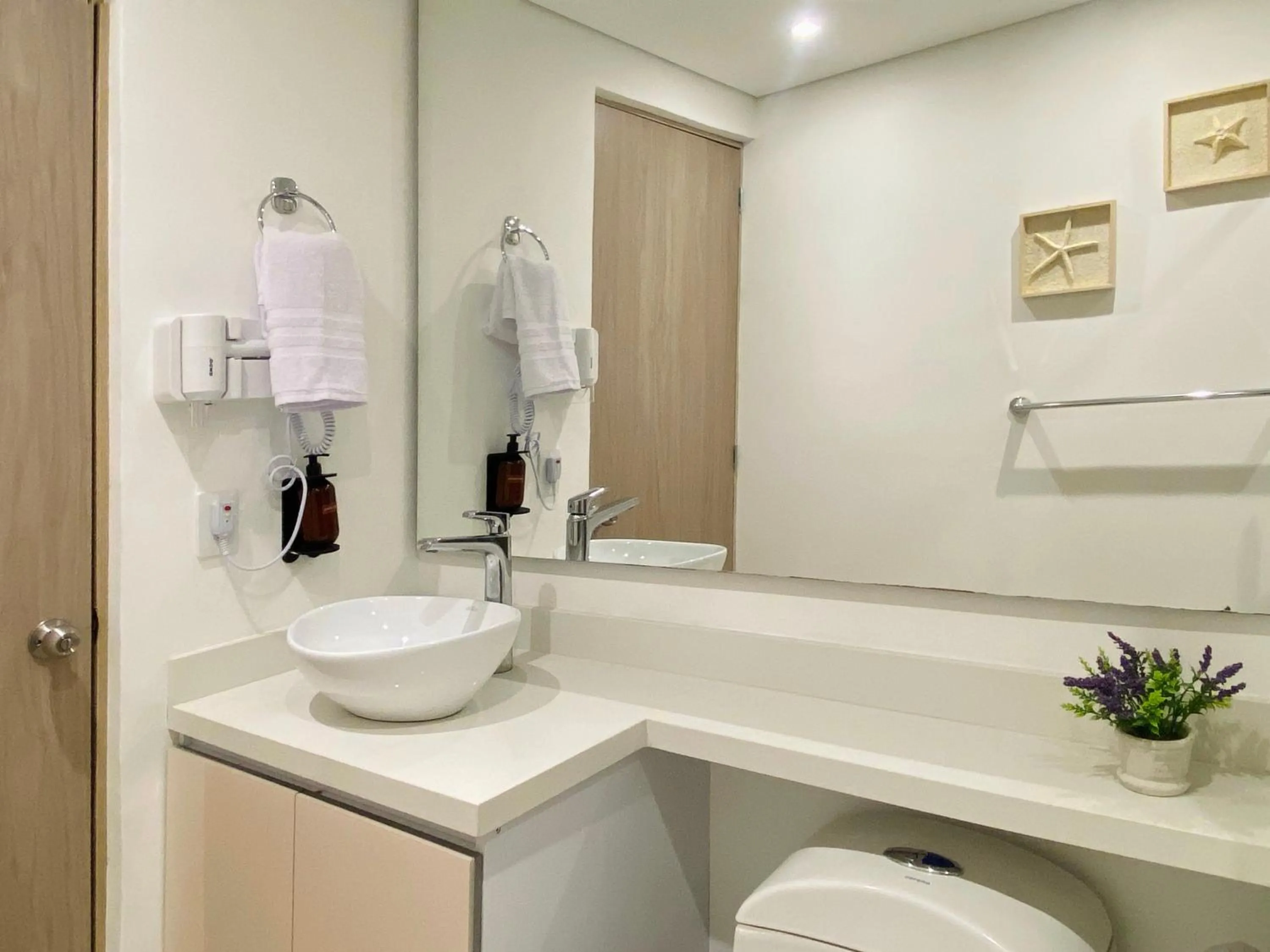 Bathroom in Wynwood Cartagena Beach