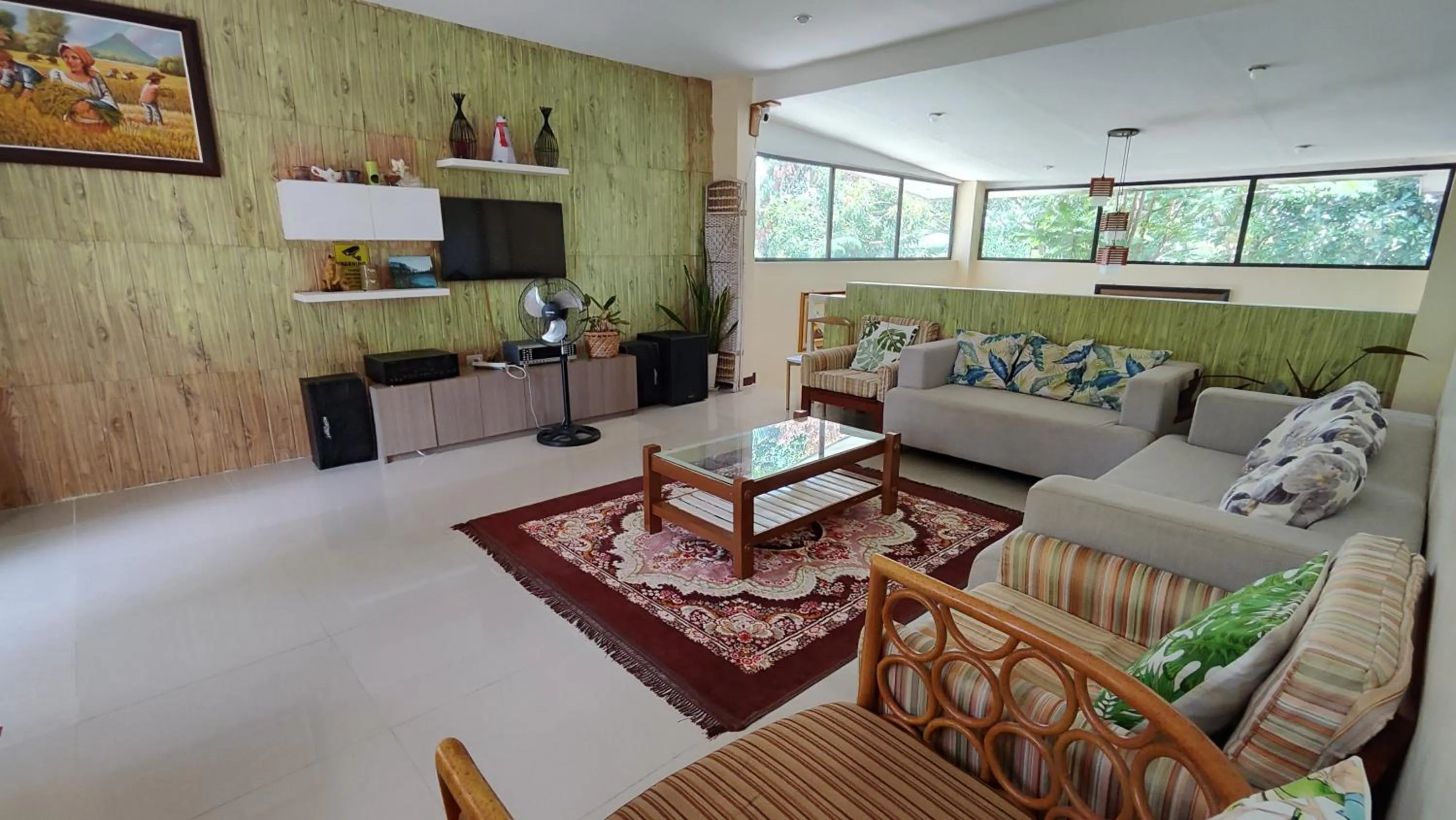 Living room in Fazenda De Faburada Eco-Mountain Resort by Hiverooms