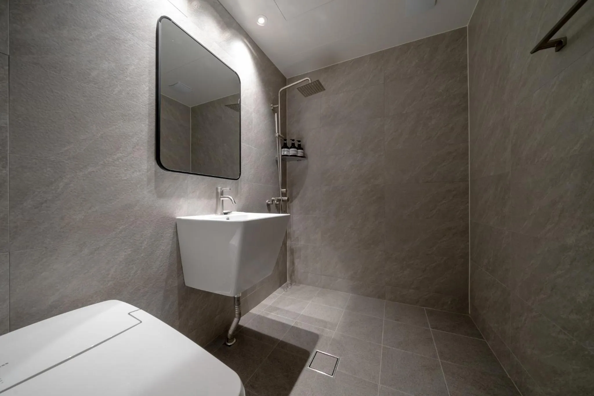 Shower in Siheung Brown Dot Jeongwang