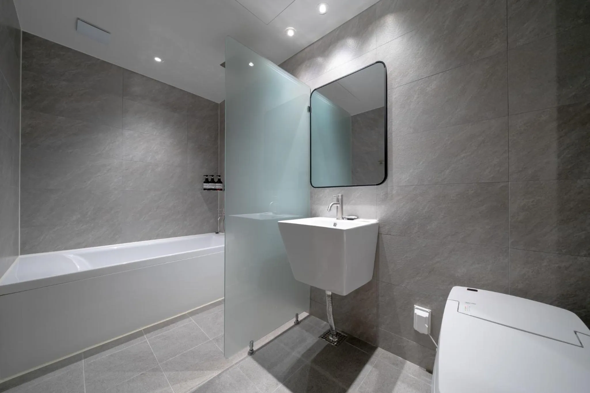 Shower in Siheung Brown Dot Jeongwang