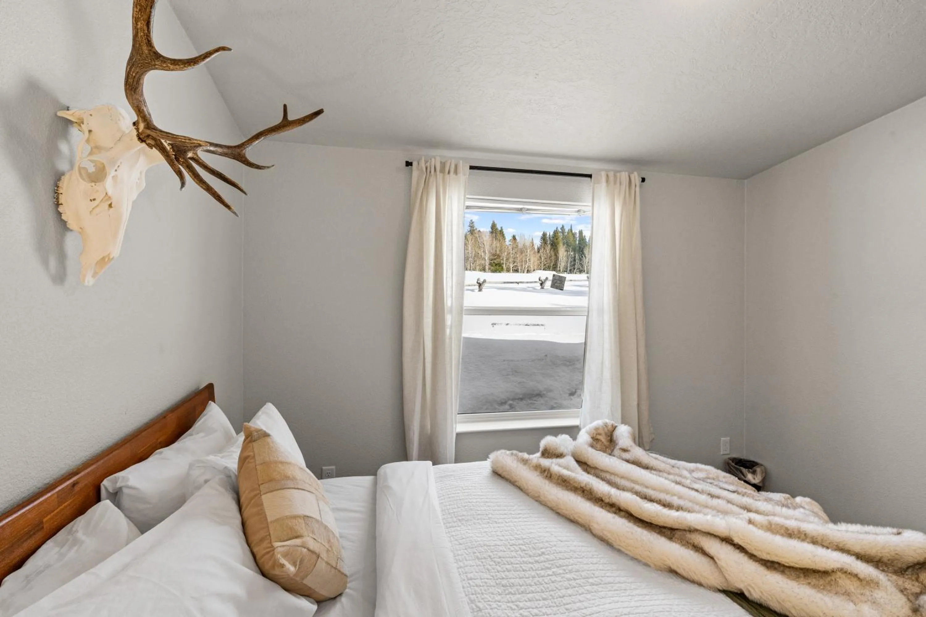 Bed in Hidden Pines