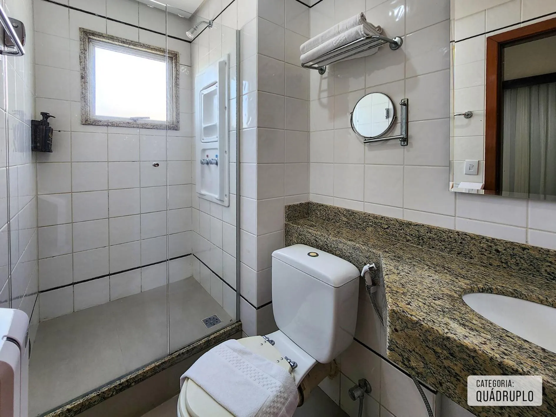 Bathroom in Triângulo Apart Hotel