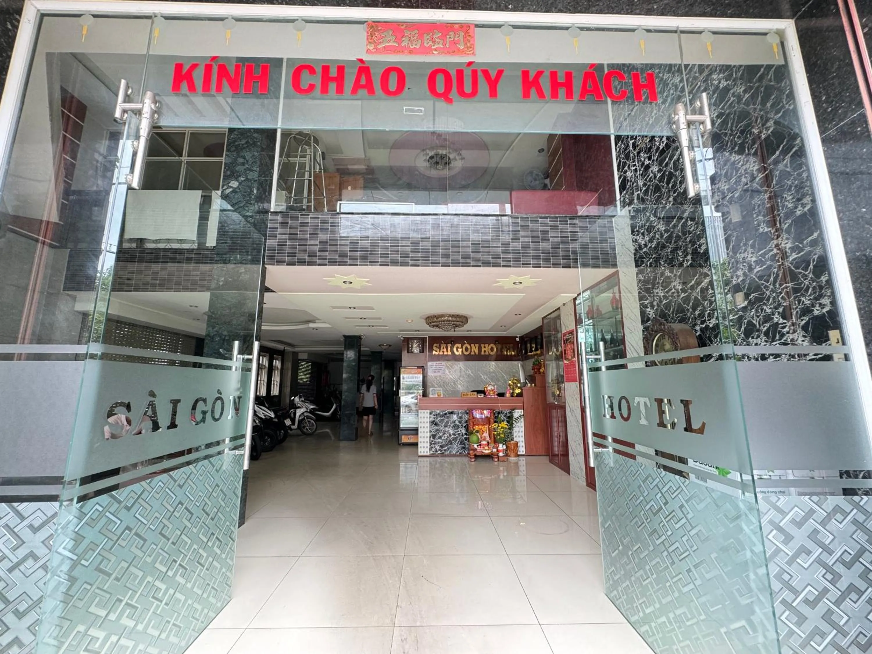 Facade/entrance in Sài Gòn Hotel Bình Tân