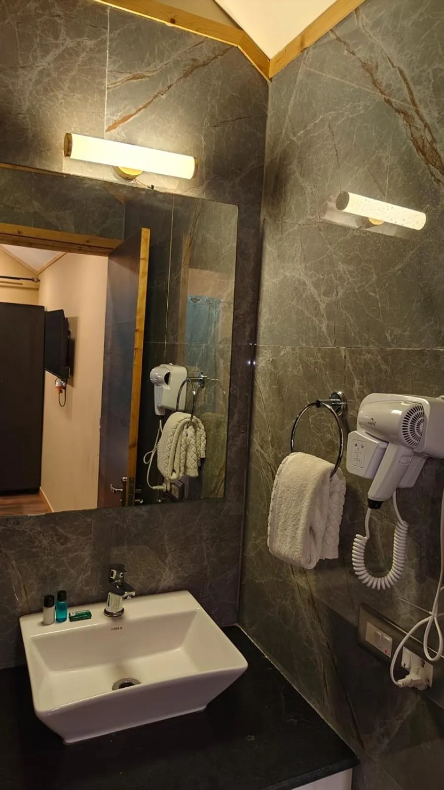 Bathroom in Chan Beach Resort & Hotel