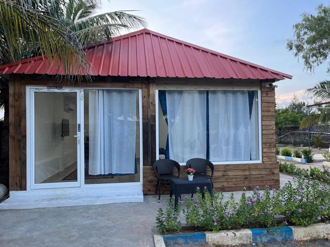 Property building in Chan Beach Resort & Hotel