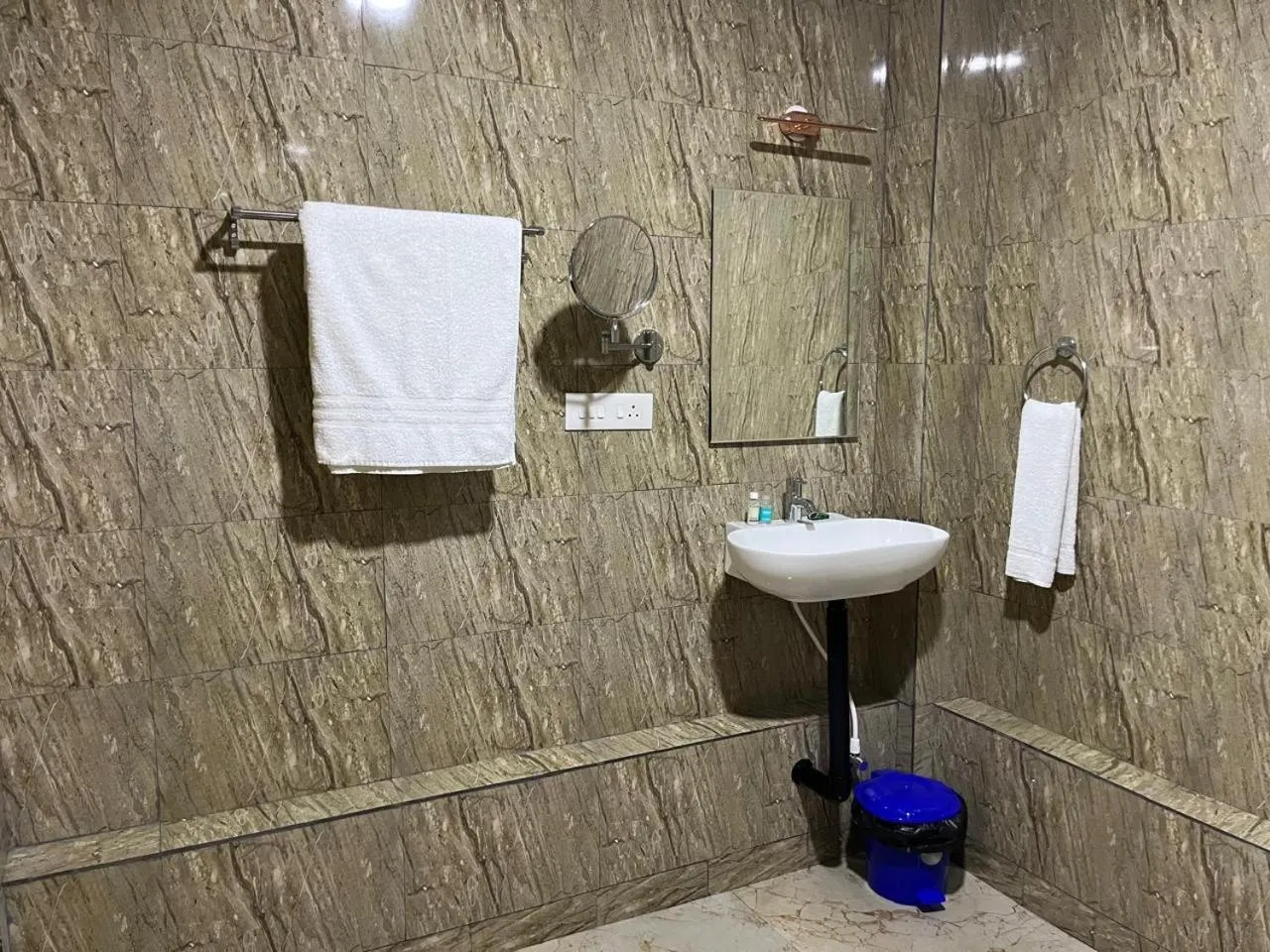 Shower in Chan Beach Resort & Hotel