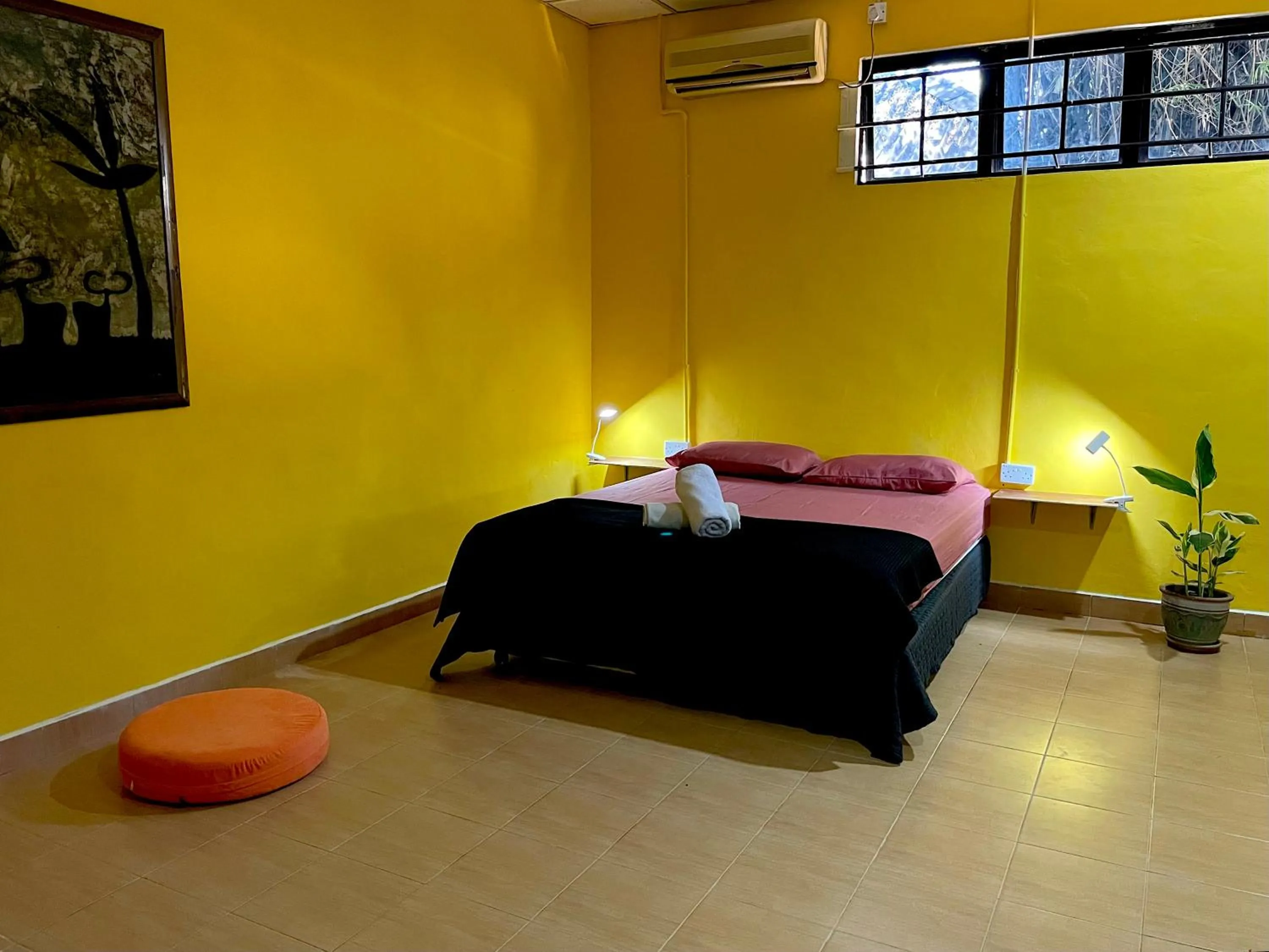 Bedroom, Bed in Home Sol Guesthouse