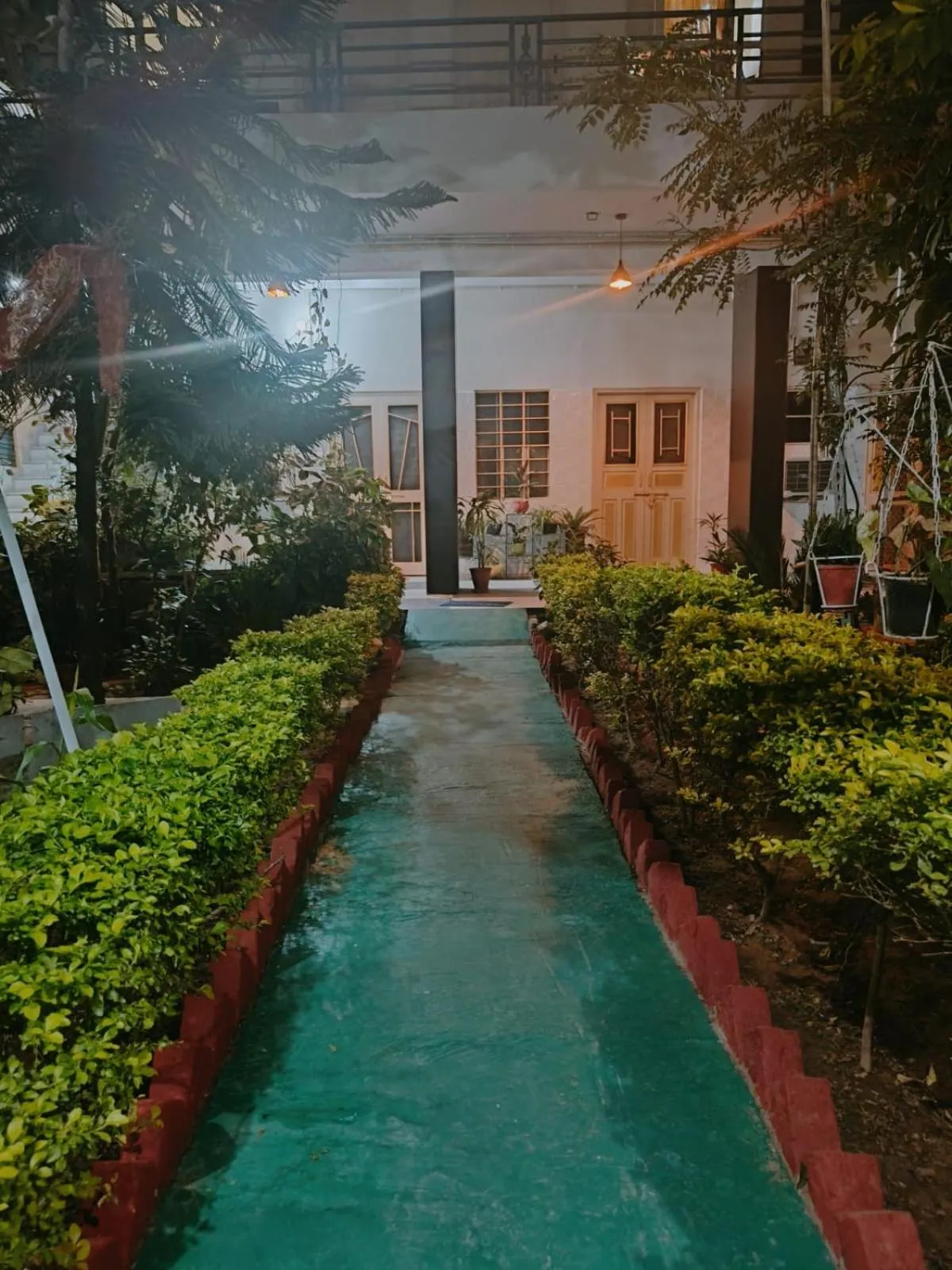 Garden view in Homestay Urmil Basant
