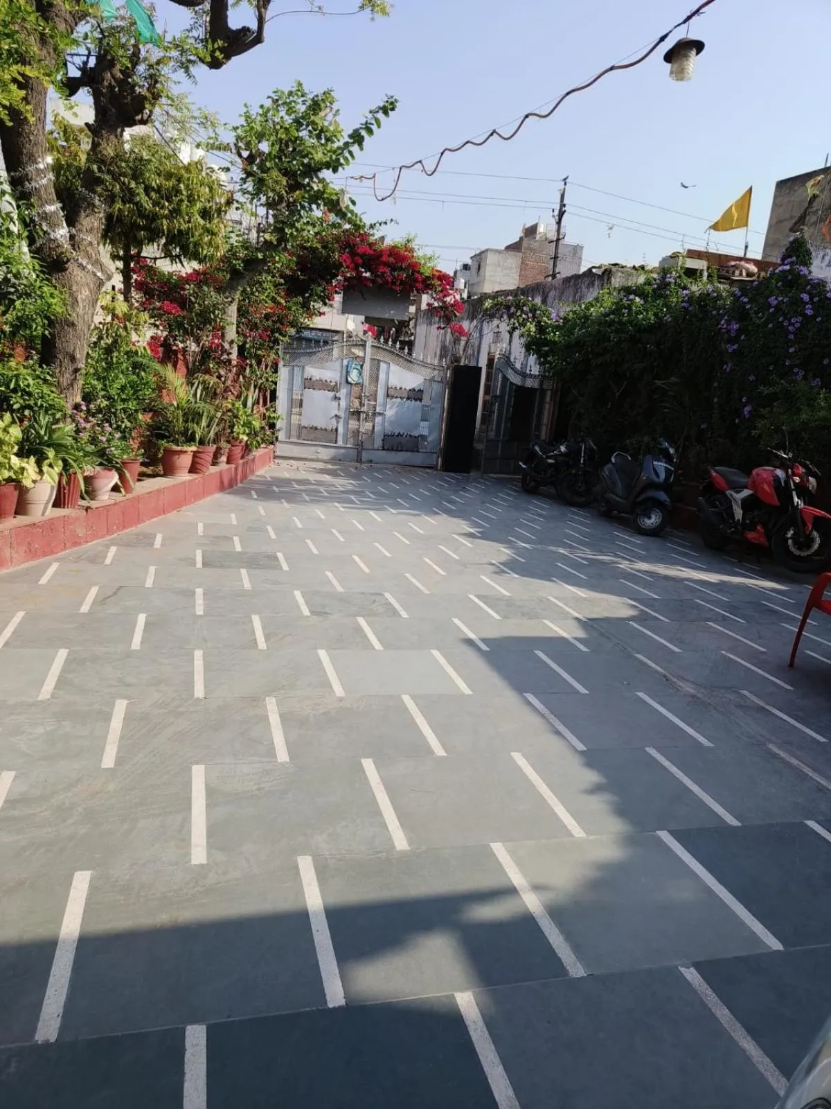 Street view in Homestay Urmil Basant