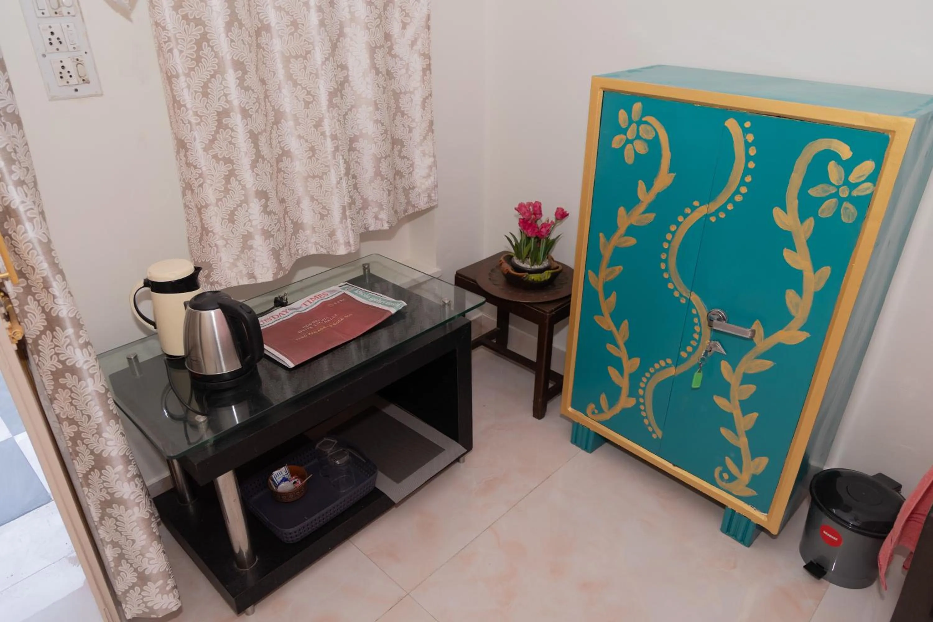 hair dresser in Homestay Urmil Basant