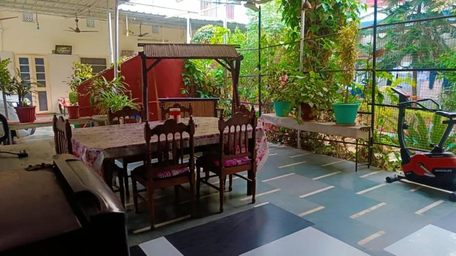 Restaurant/places to eat in Homestay Urmil Basant