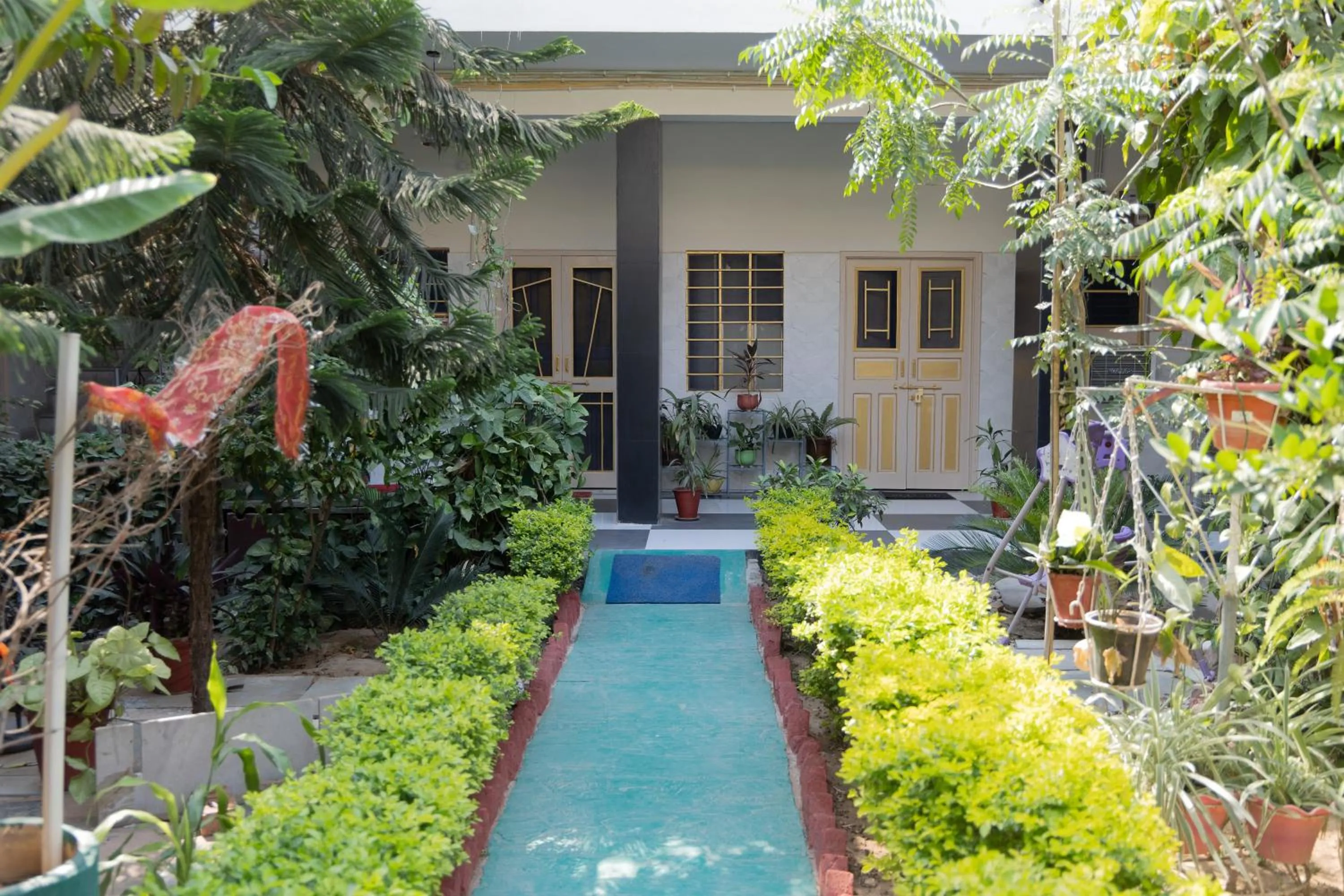 Garden in Homestay Urmil Basant