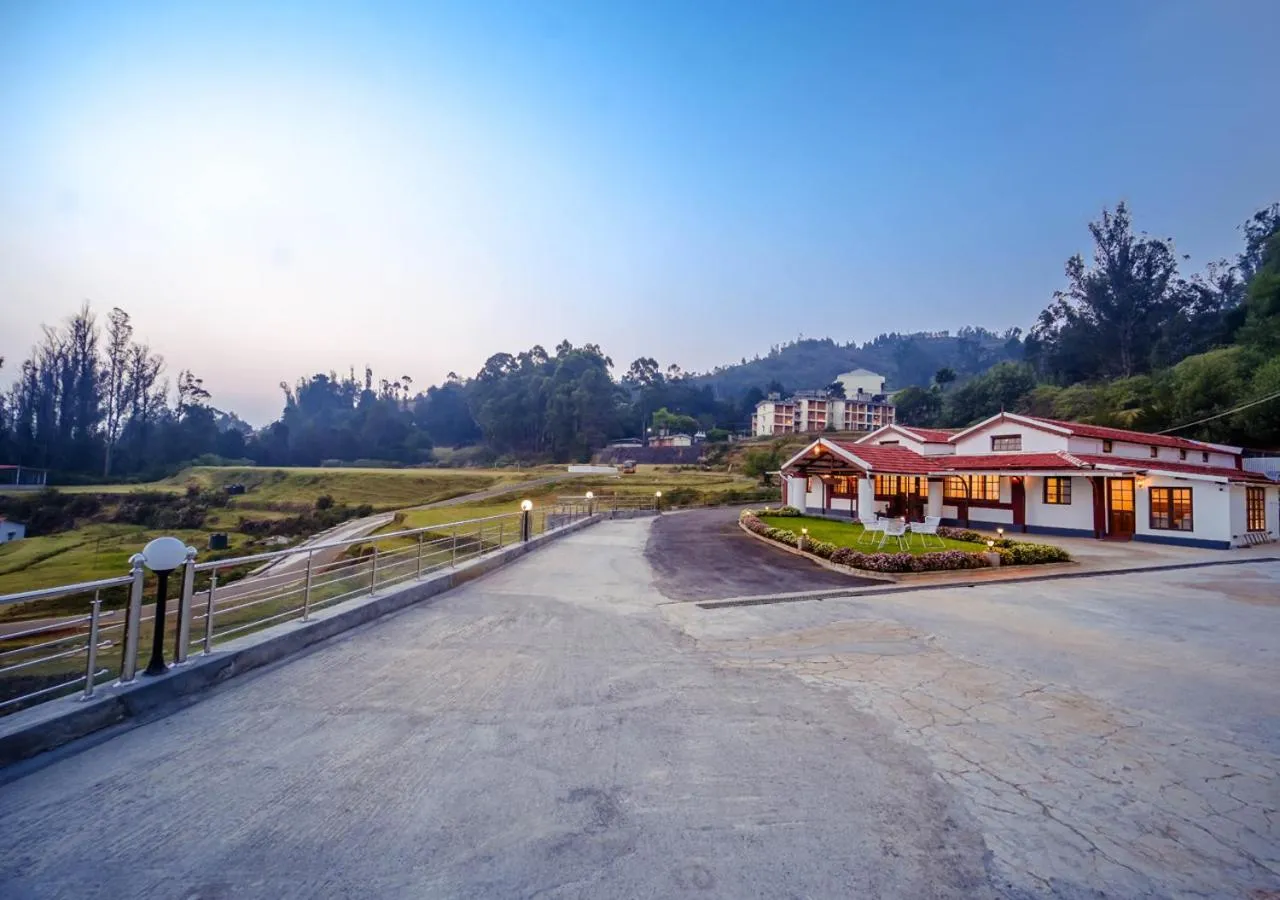 Property building in Lauriston Ooty Town Heritage Bungalow by VOYE HOMES