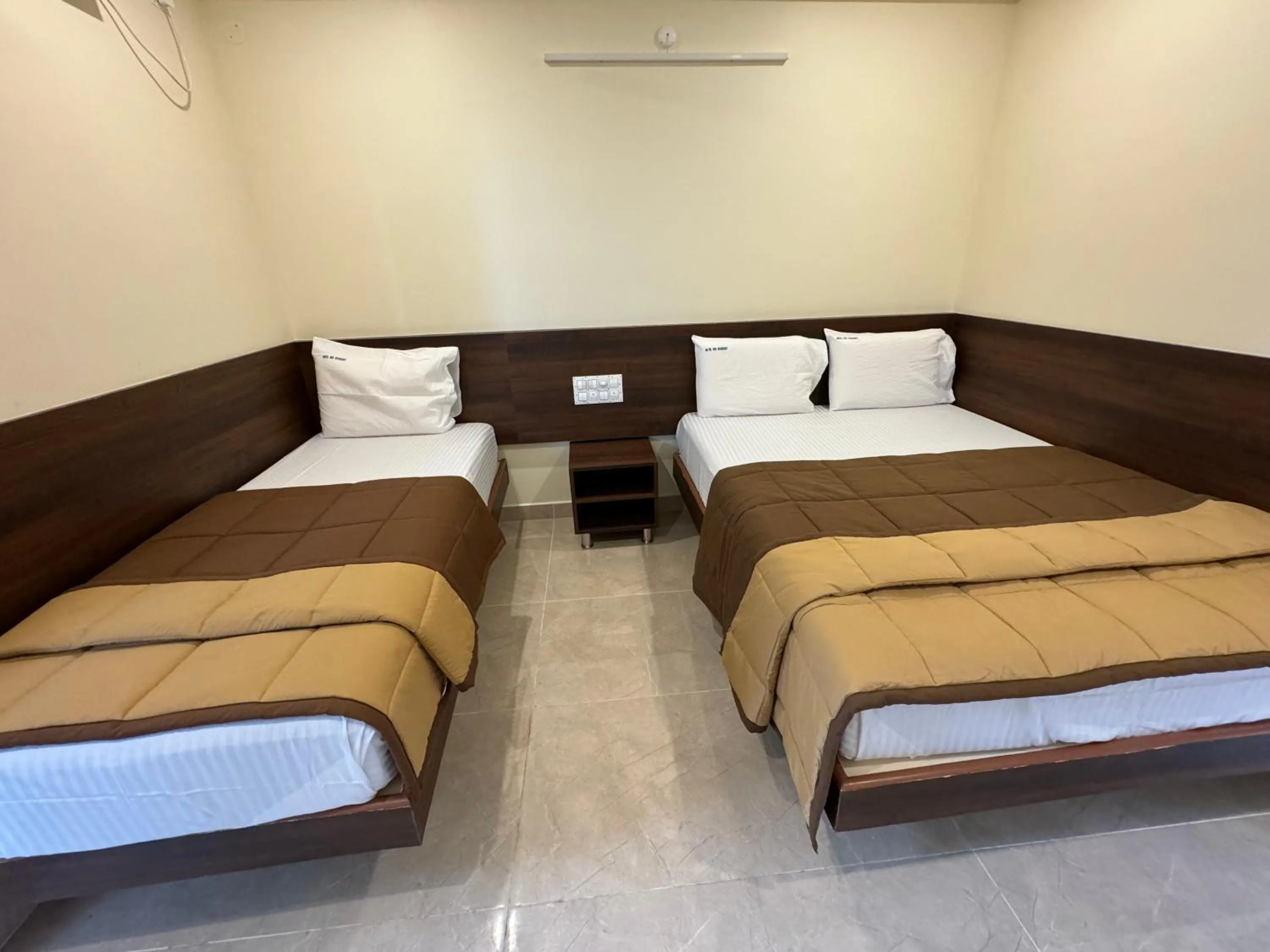 Living room, Bed in HOTEL DKR GRAND