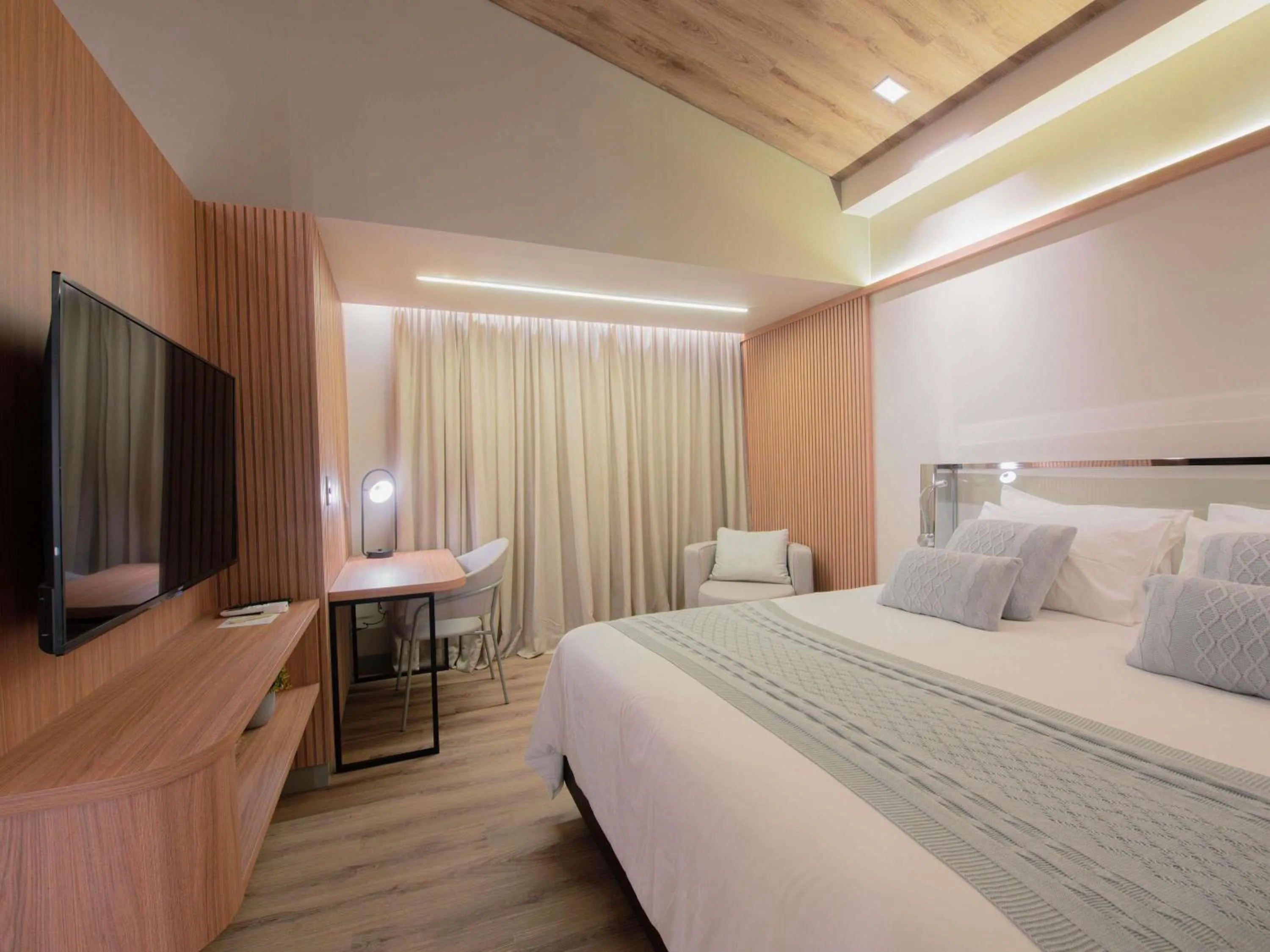 Bedroom, Bed in Mercure Curitiba Batel