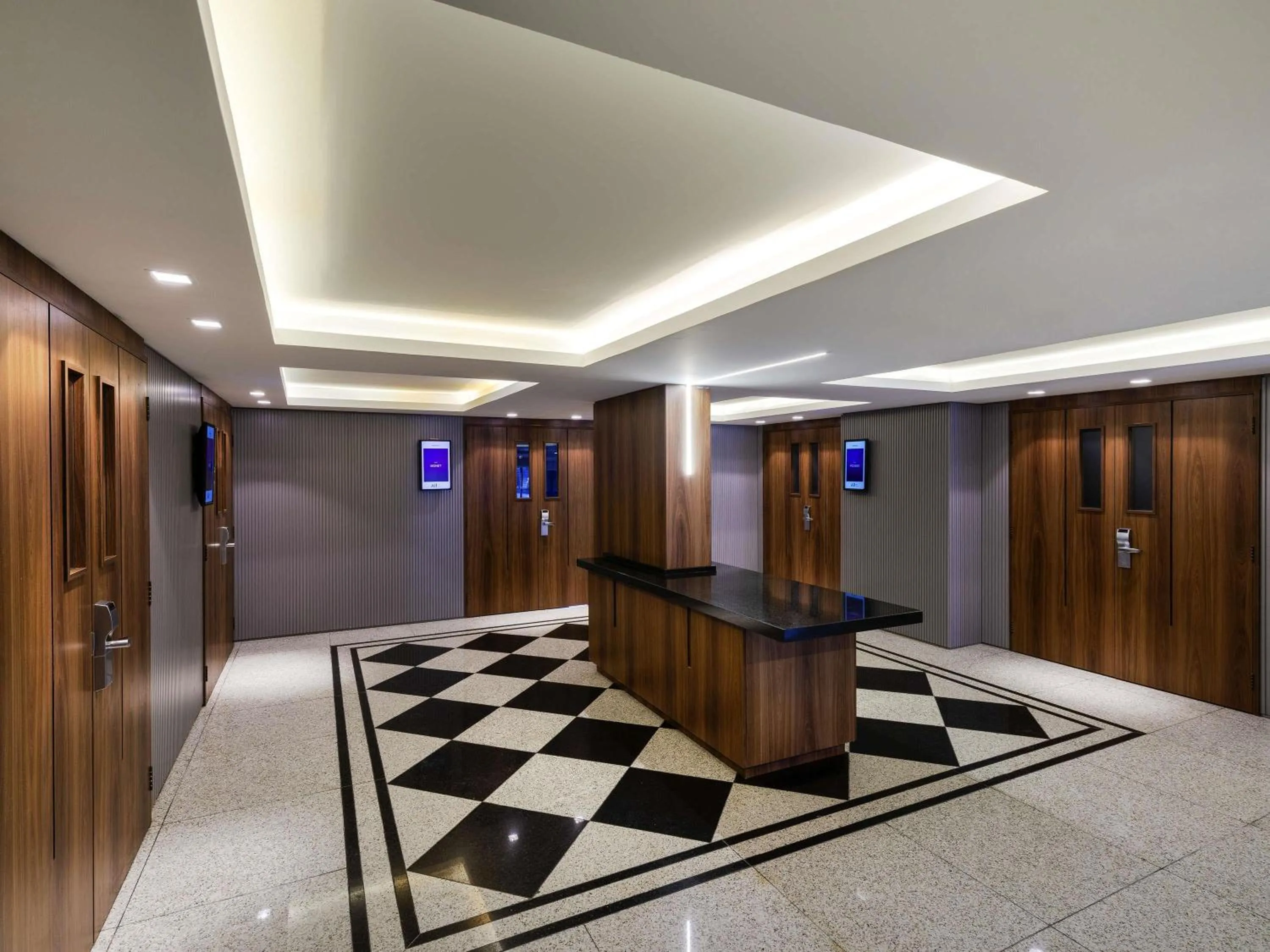 Business facilities in Mercure Curitiba Batel